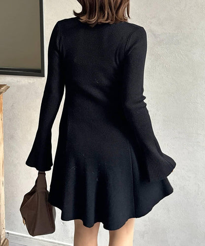 喇叭袖羅紋針織長款連衣裙