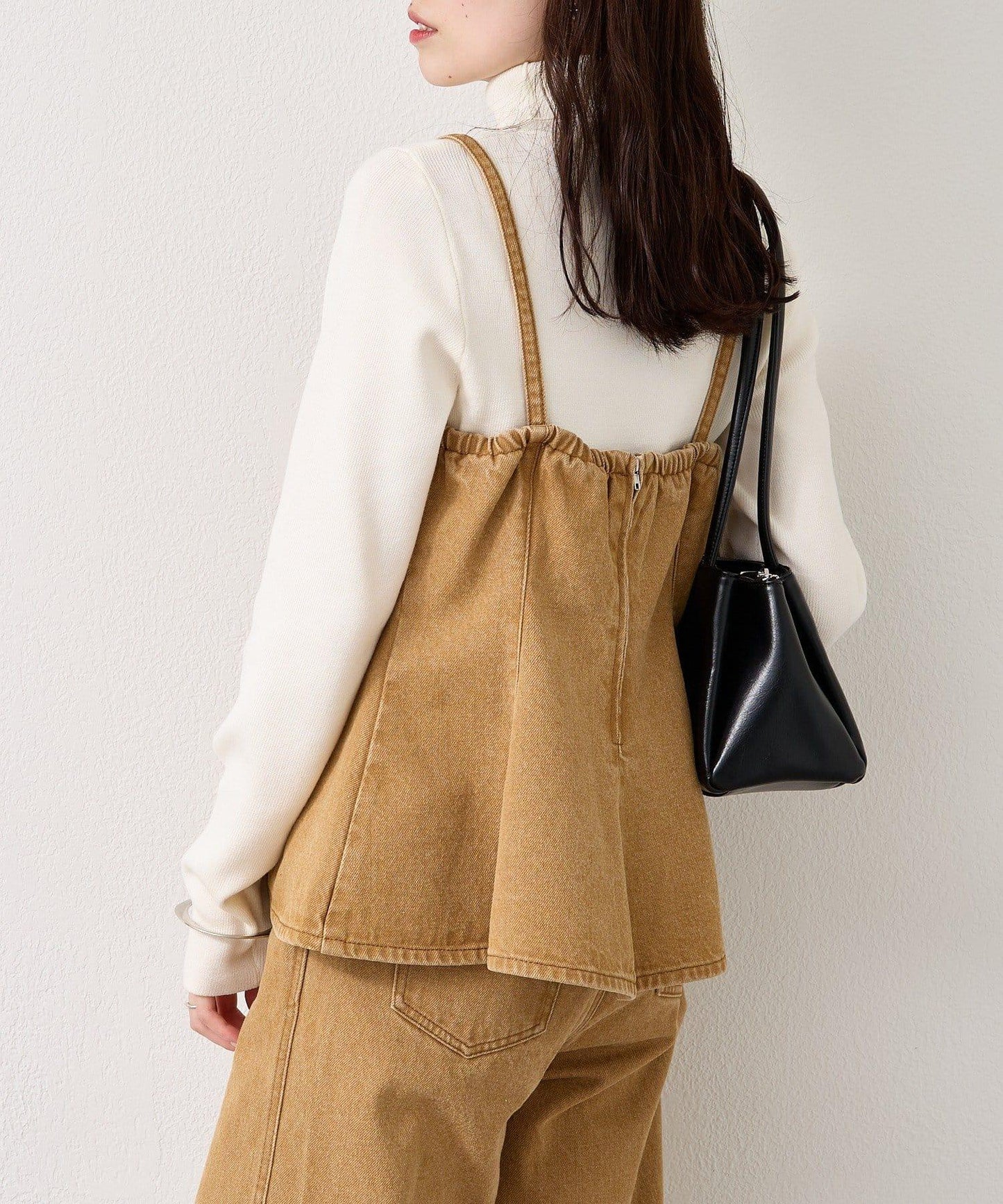 荷葉邊牛仔吊帶上衣