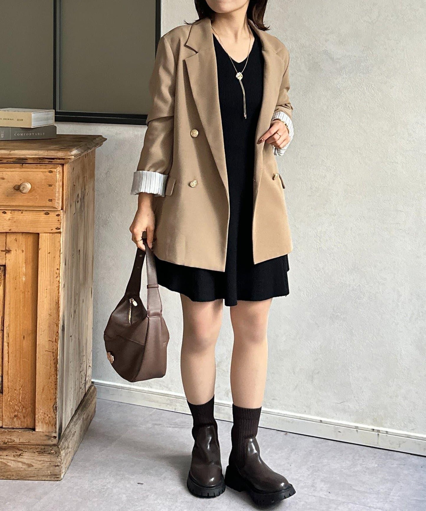 喇叭袖羅紋針織長款連衣裙