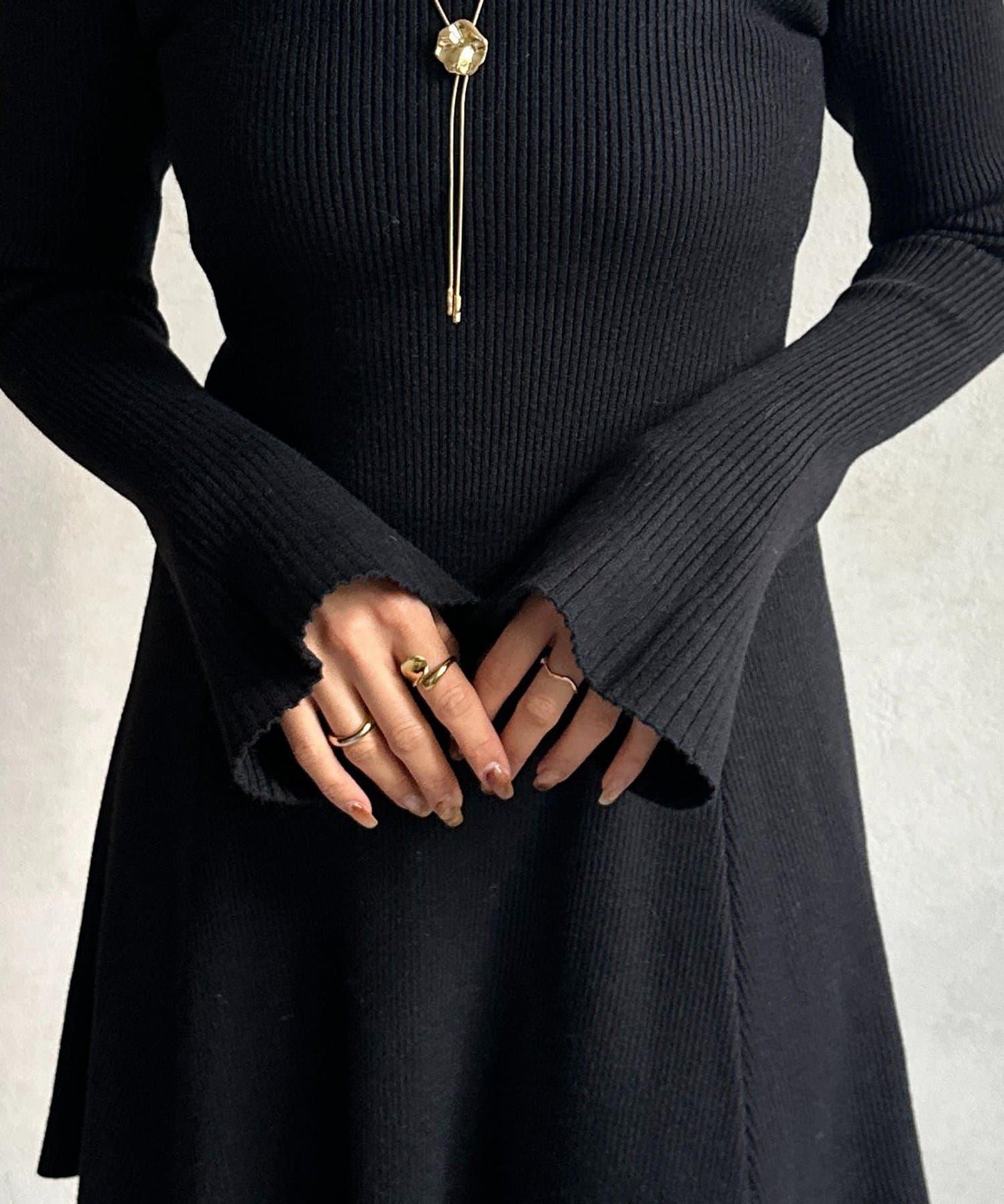 喇叭袖羅紋針織長款連衣裙