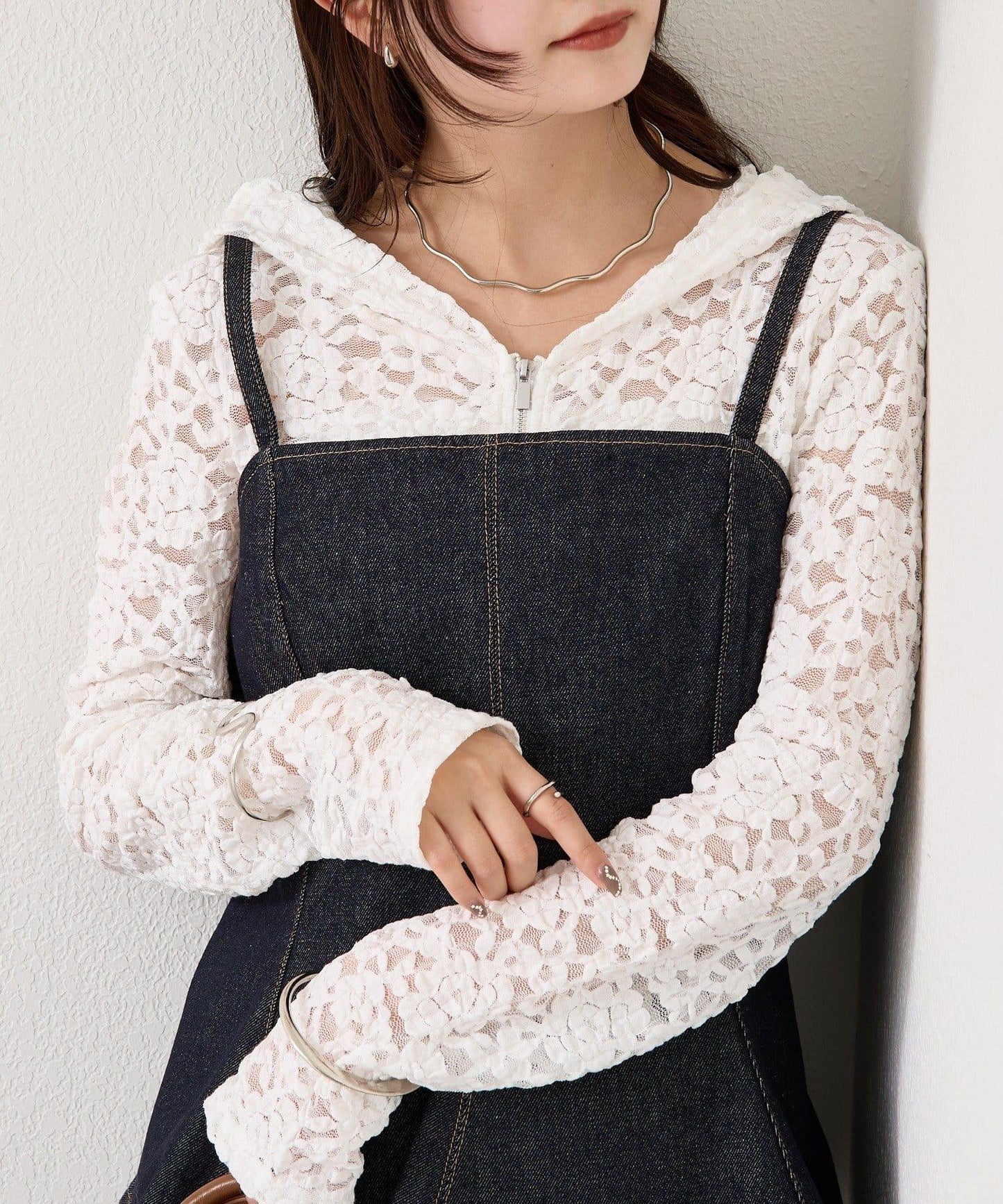 荷葉邊牛仔吊帶上衣