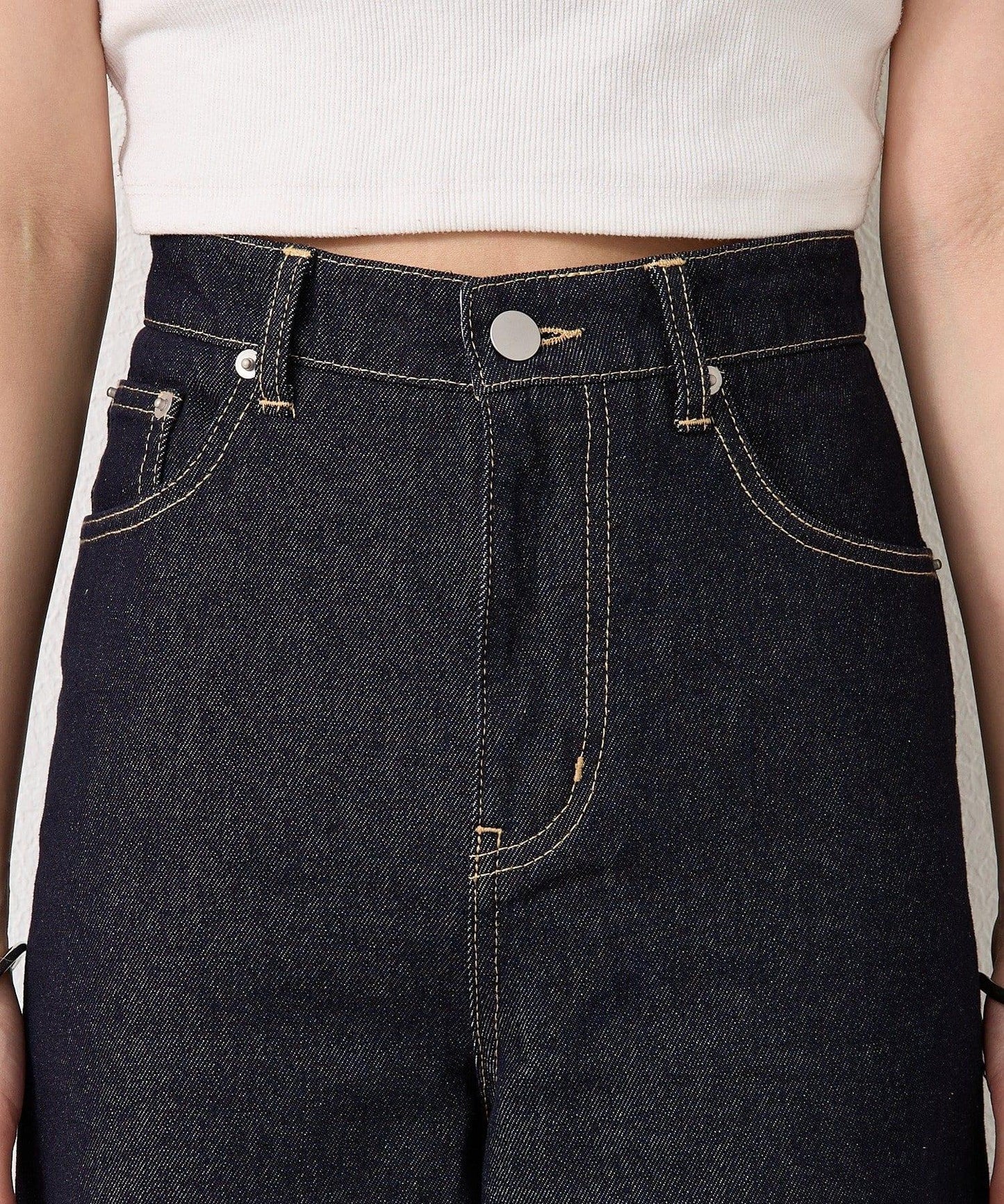 下襬開叉喇叭牛仔褲