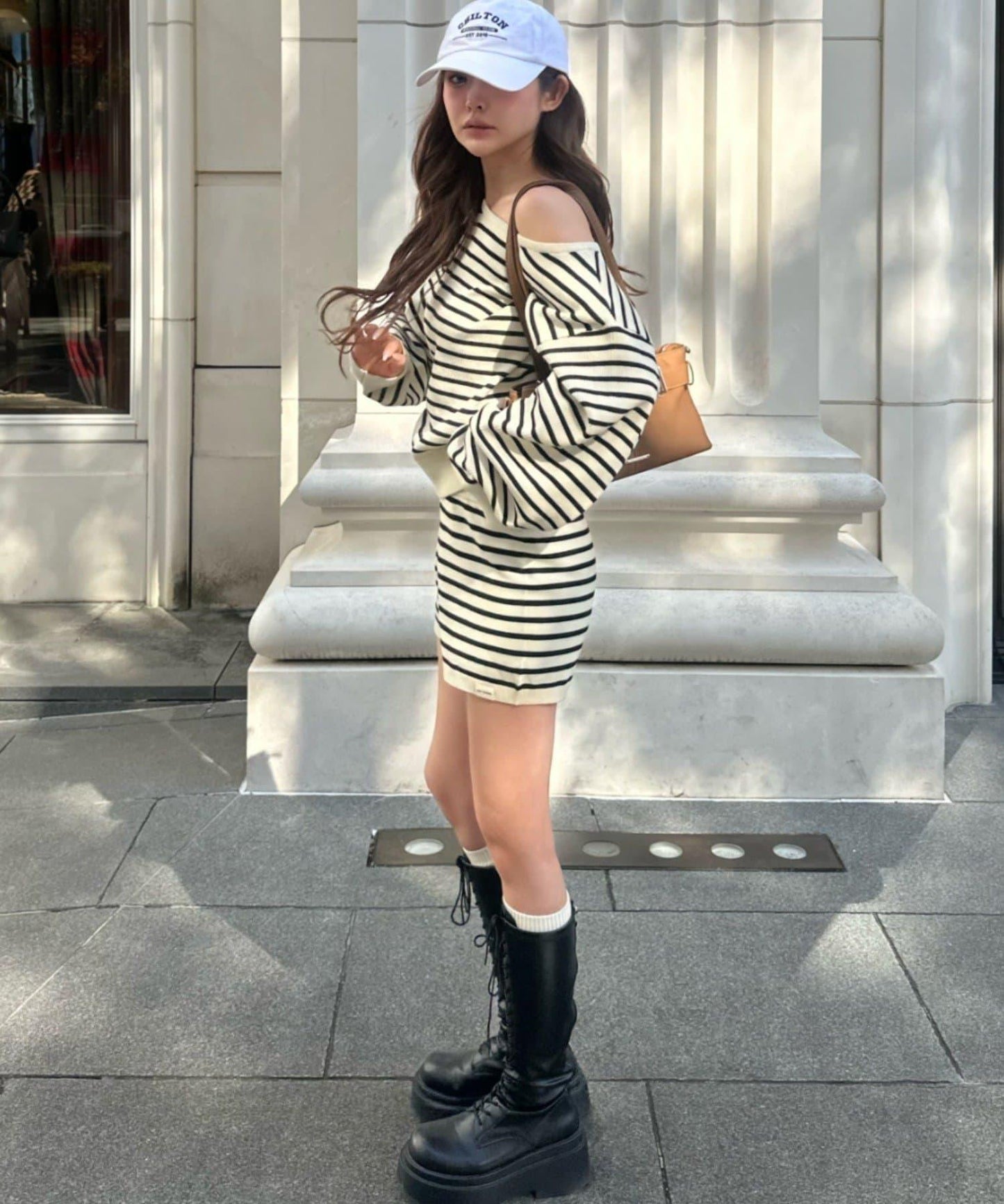 條紋單肩針織衫