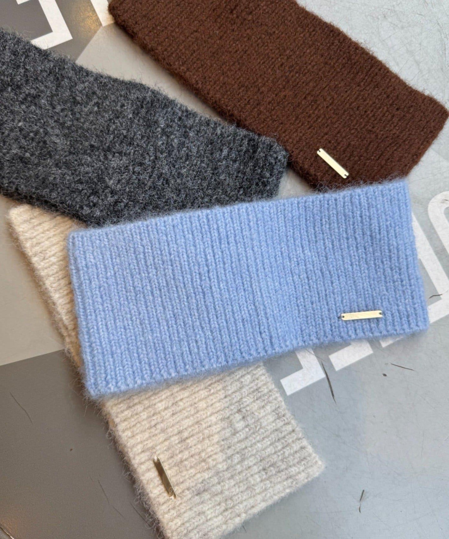 【平價】帶飾牌羅紋髮帶