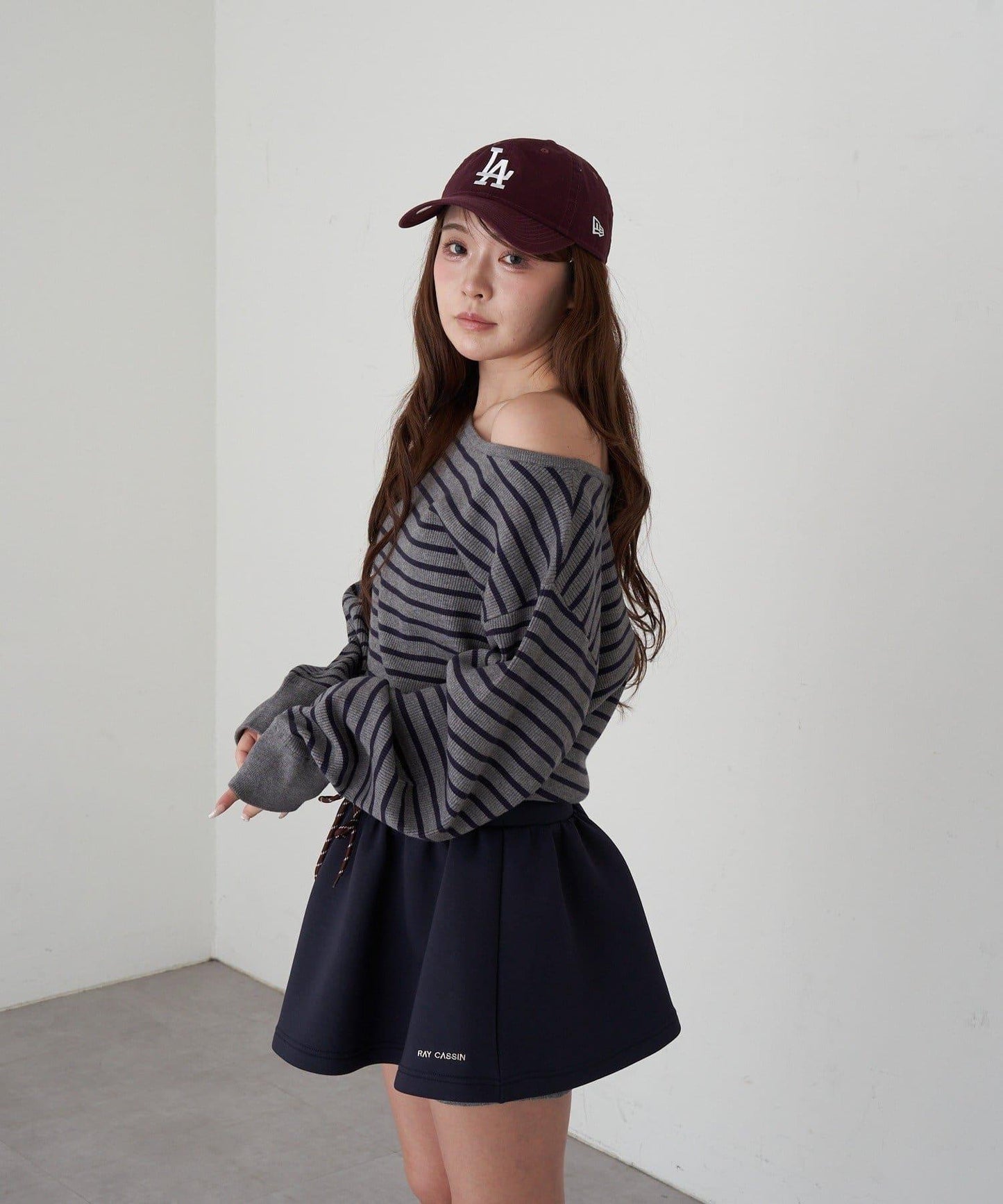 條紋單肩針織衫