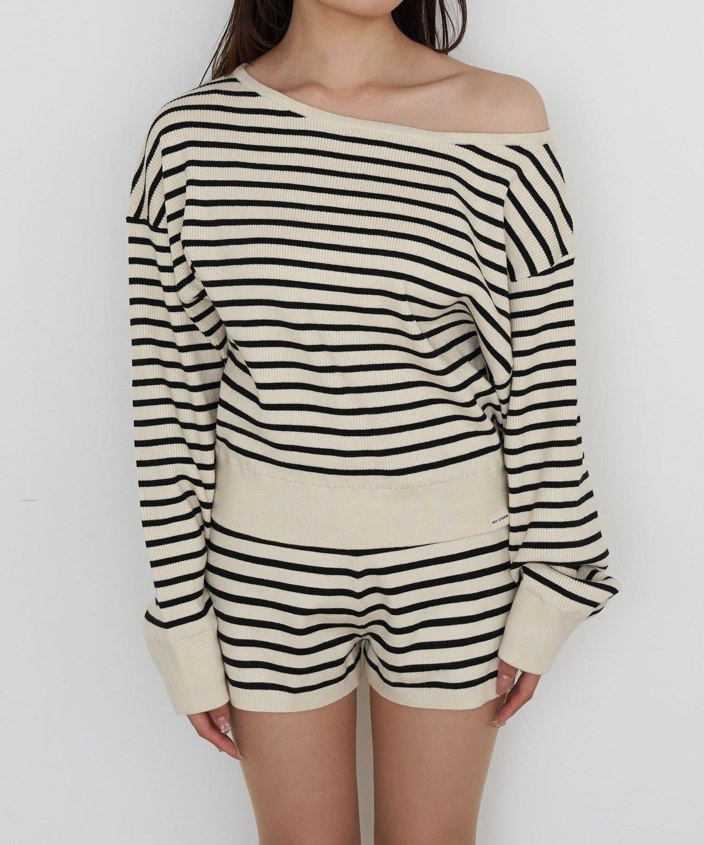條紋單肩針織衫