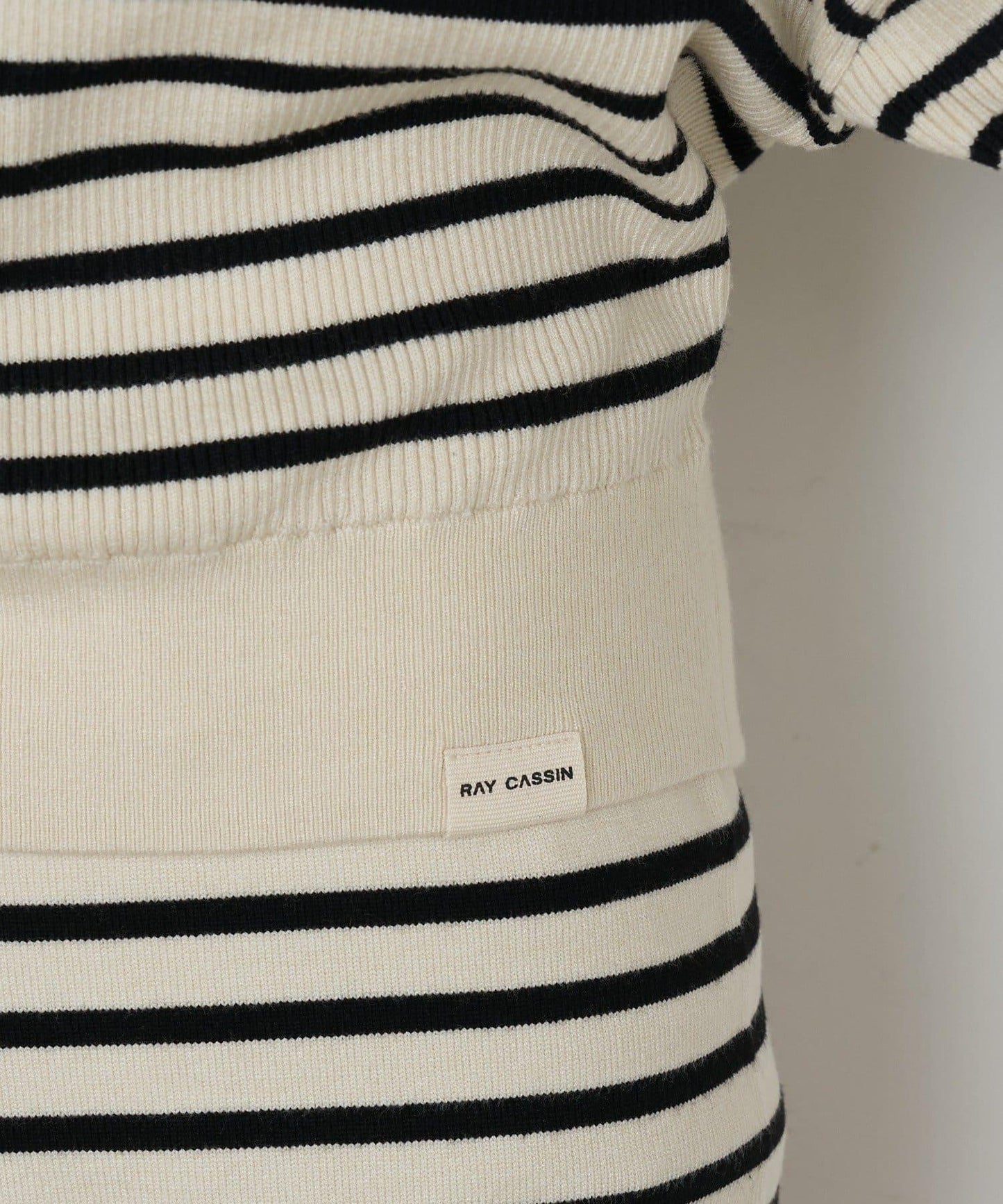 條紋單肩針織衫