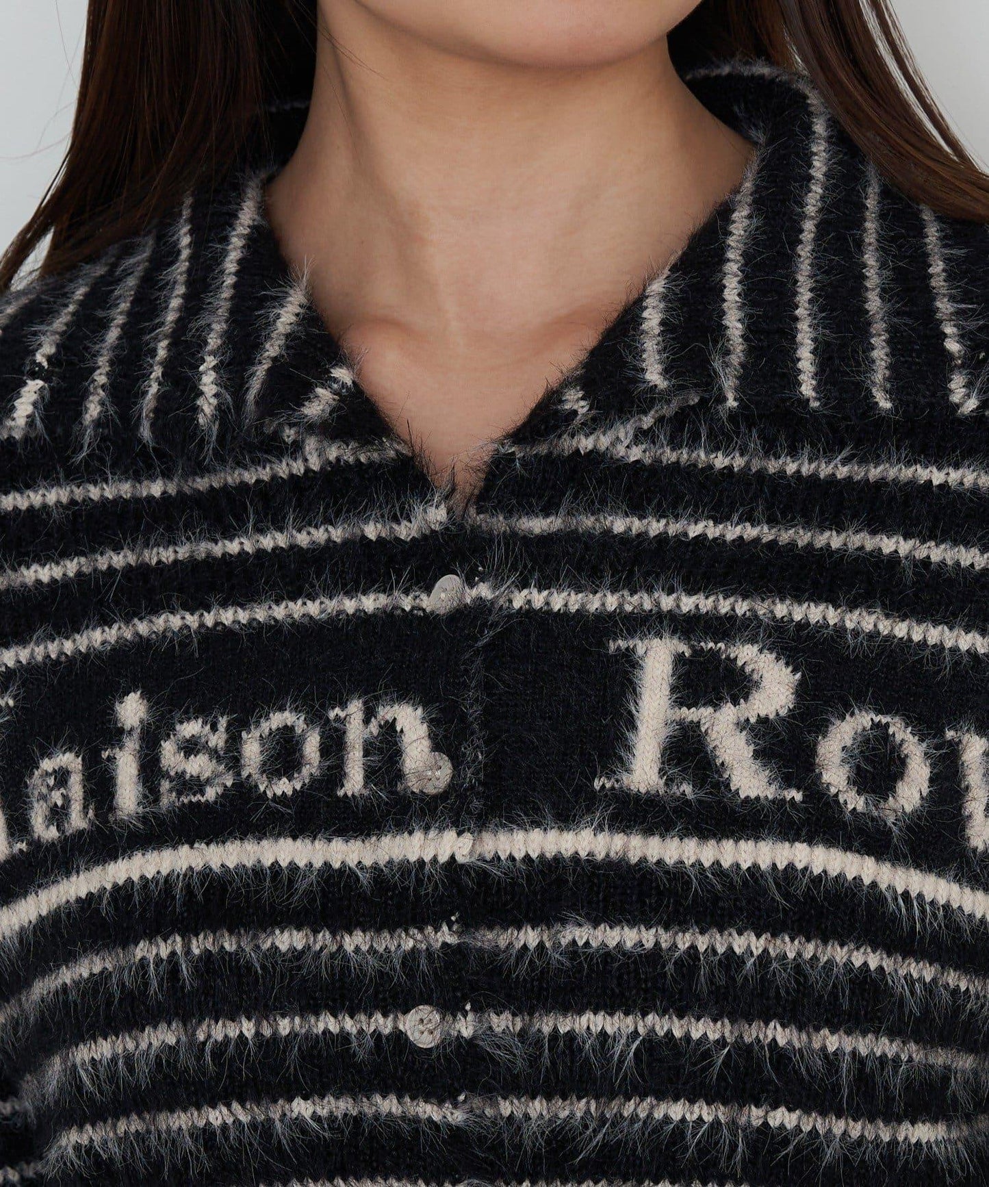 毛絨質感標誌紐扣開衫