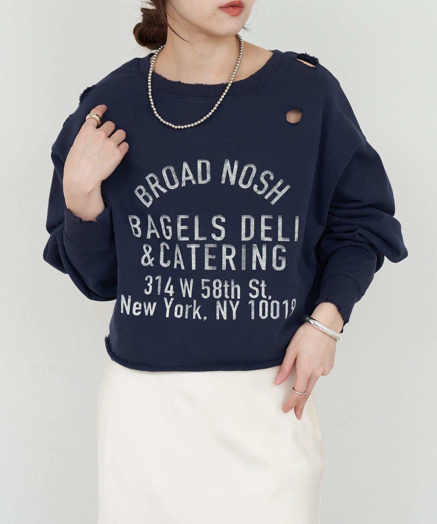 破洞風格印花衛衣