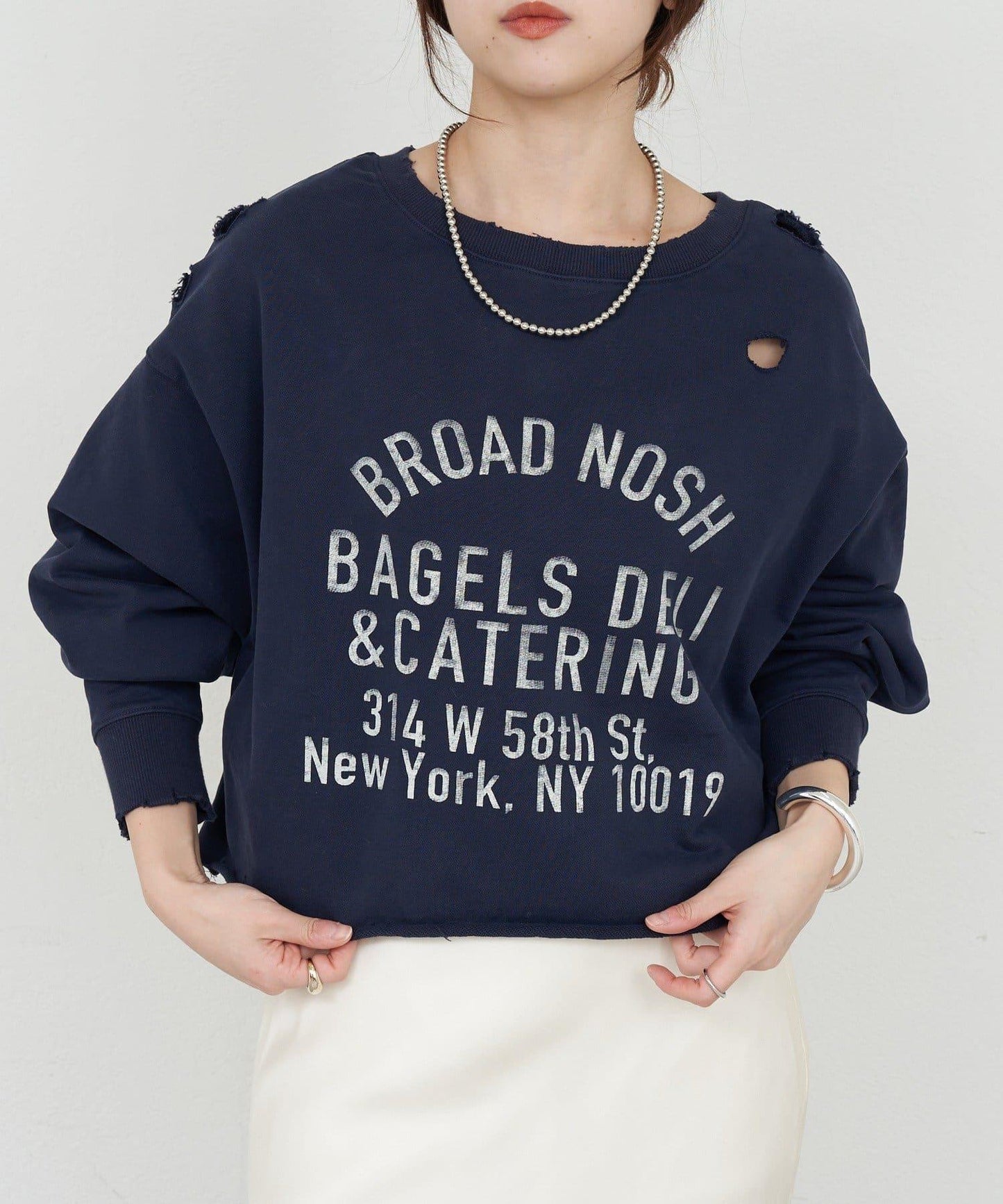 破洞風格印花衛衣