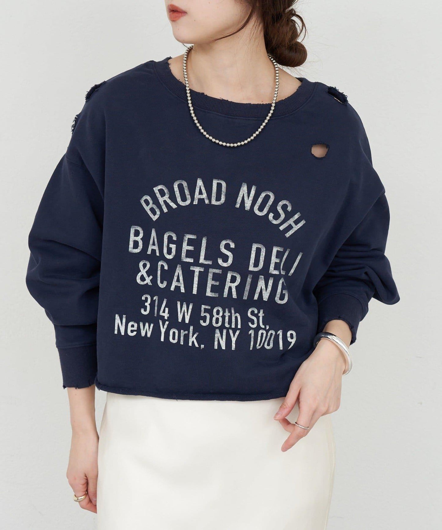 破洞風格印花衛衣