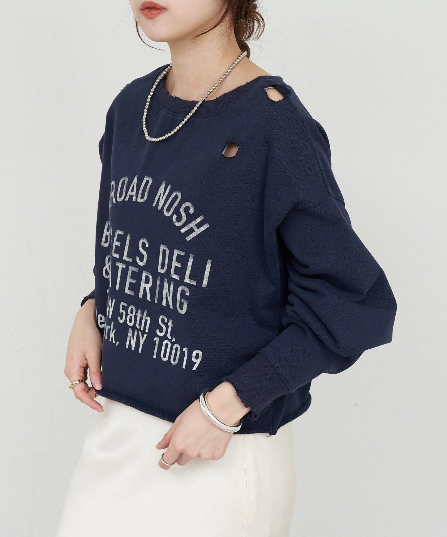 破洞風格印花衛衣