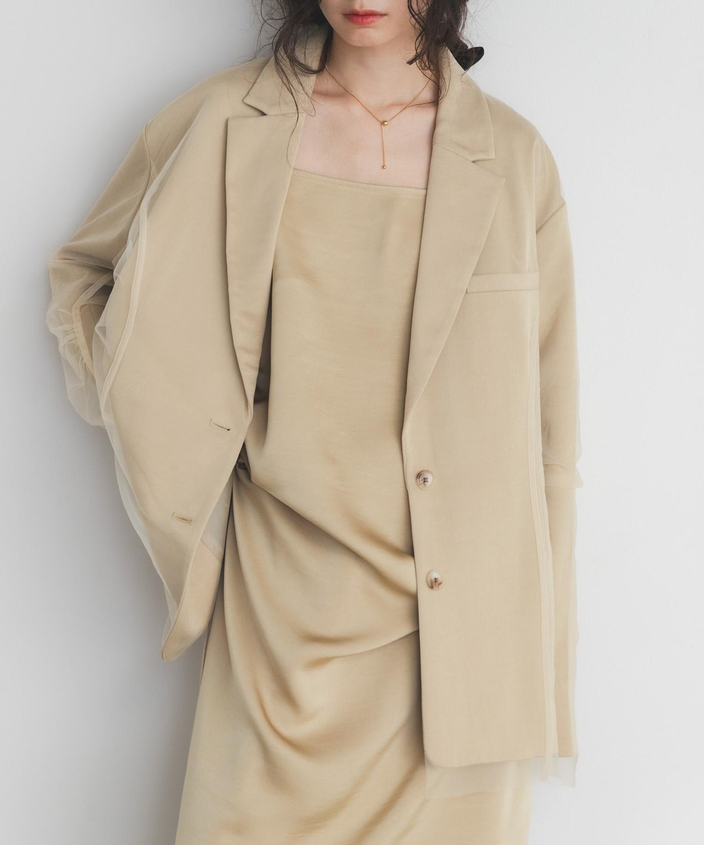 抽繩緞面吊帶連衣裙