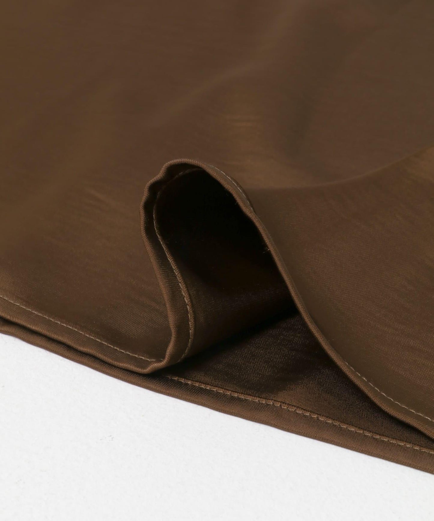 抽繩緞面吊帶連衣裙