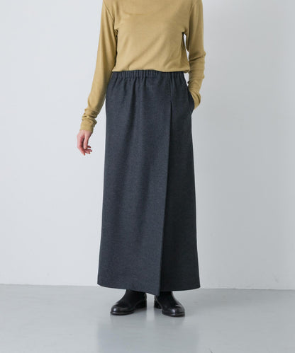 羊毛剪裁直筒裙