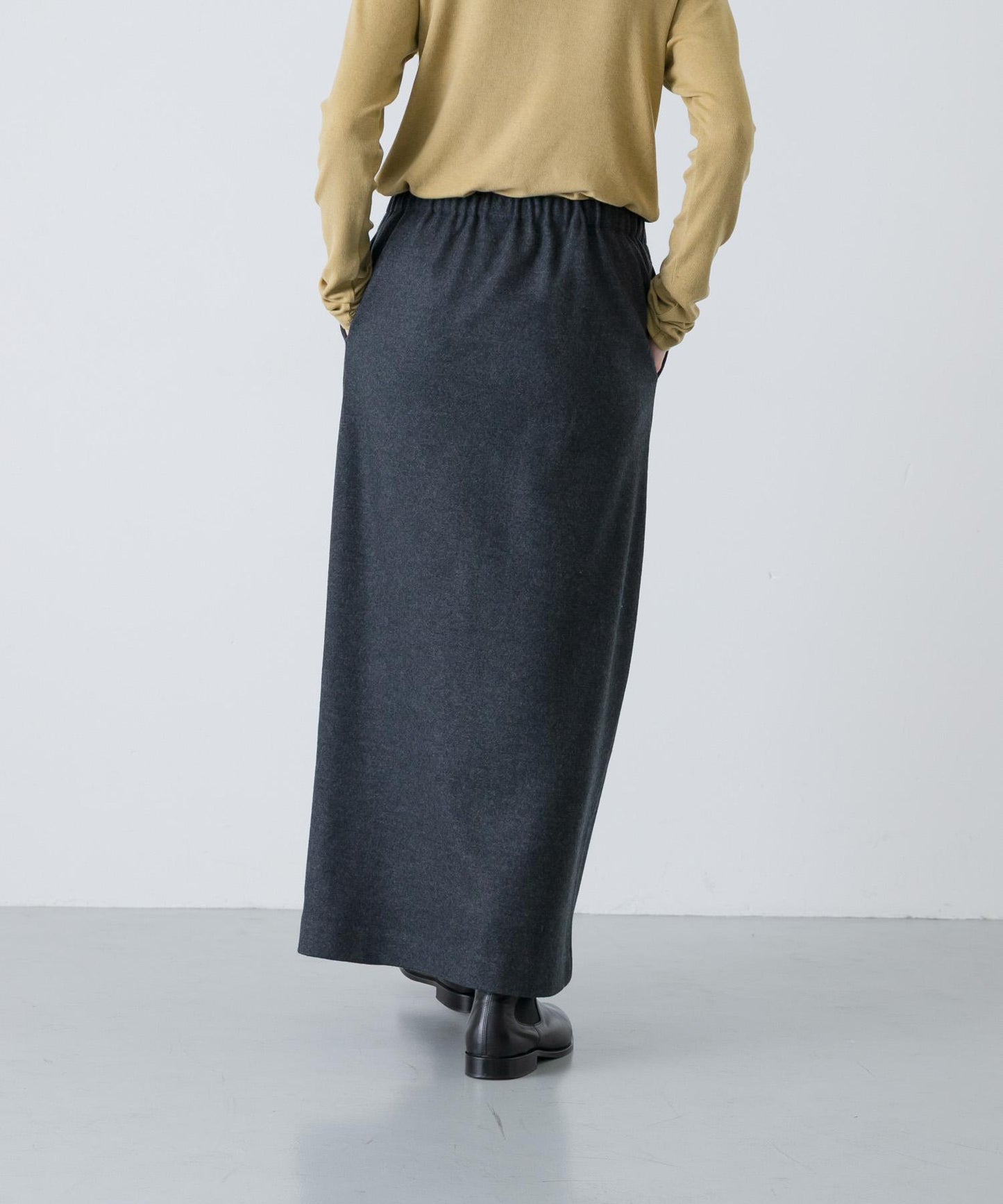 羊毛剪裁直筒裙