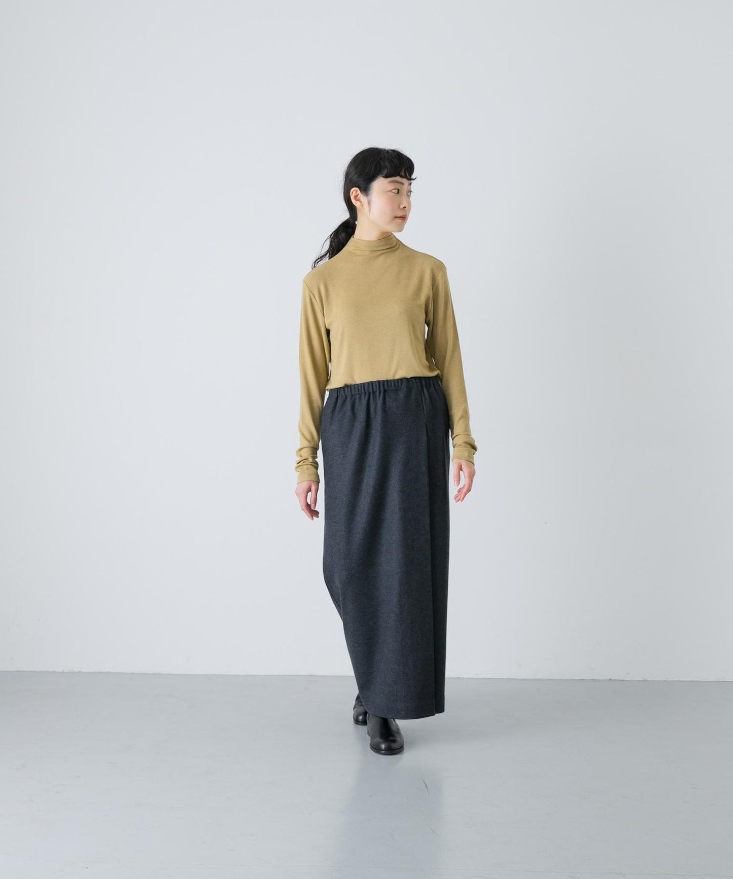 羊毛剪裁直筒裙