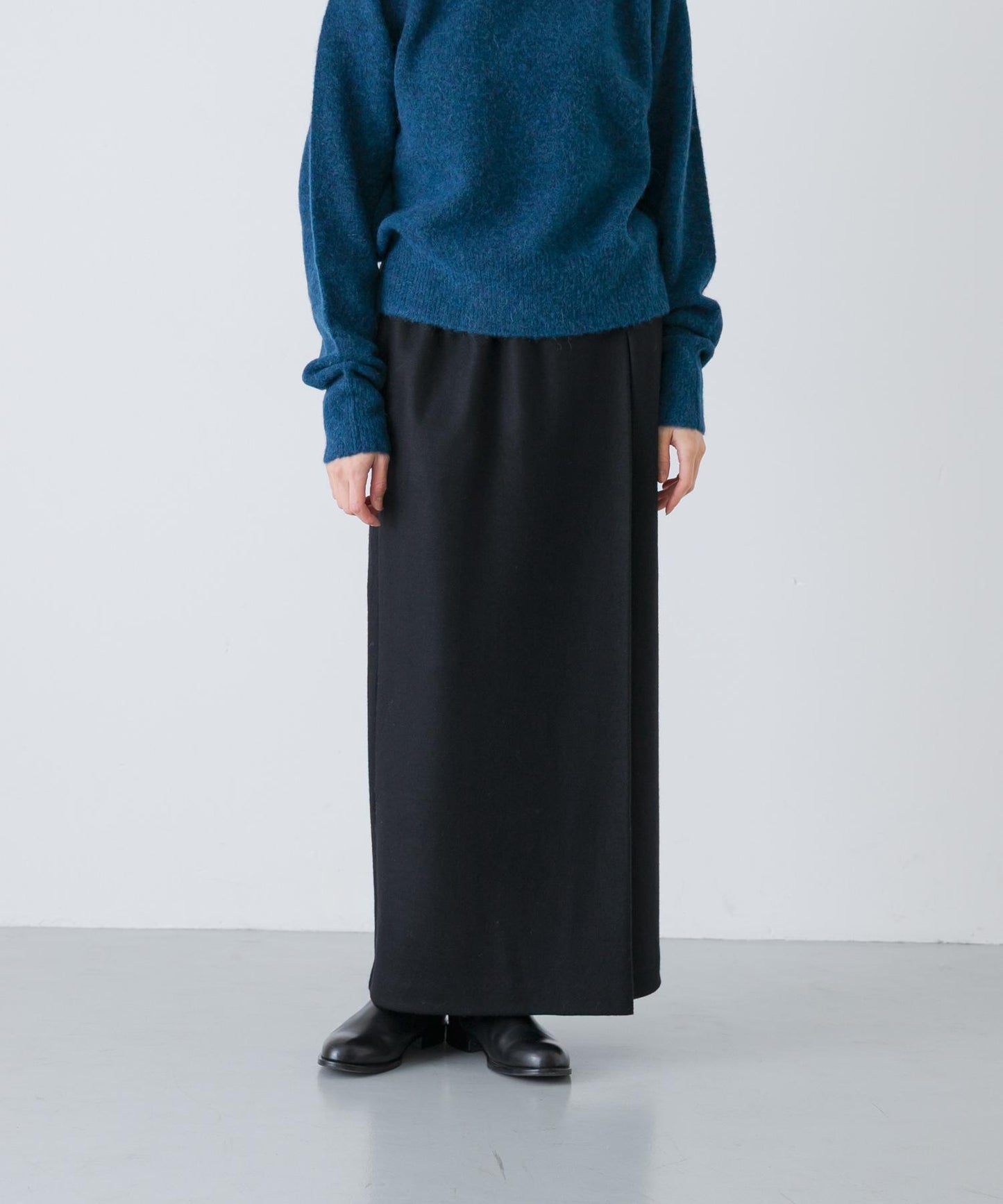 羊毛剪裁直筒裙