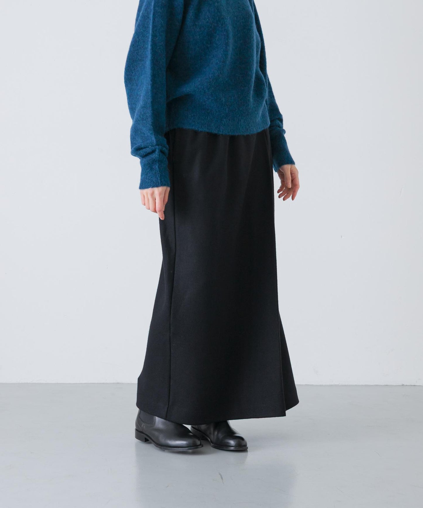 羊毛剪裁直筒裙