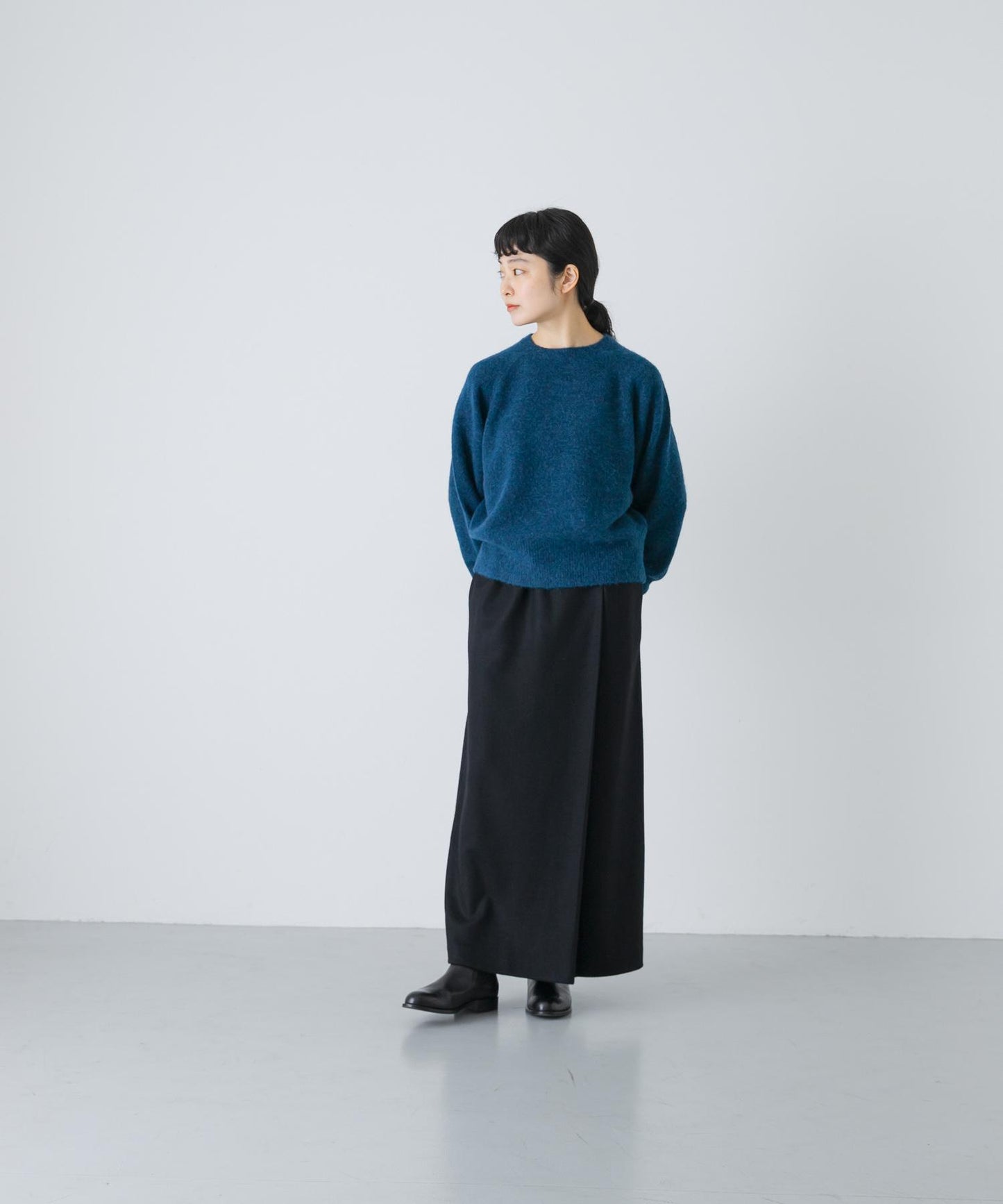 羊毛剪裁直筒裙