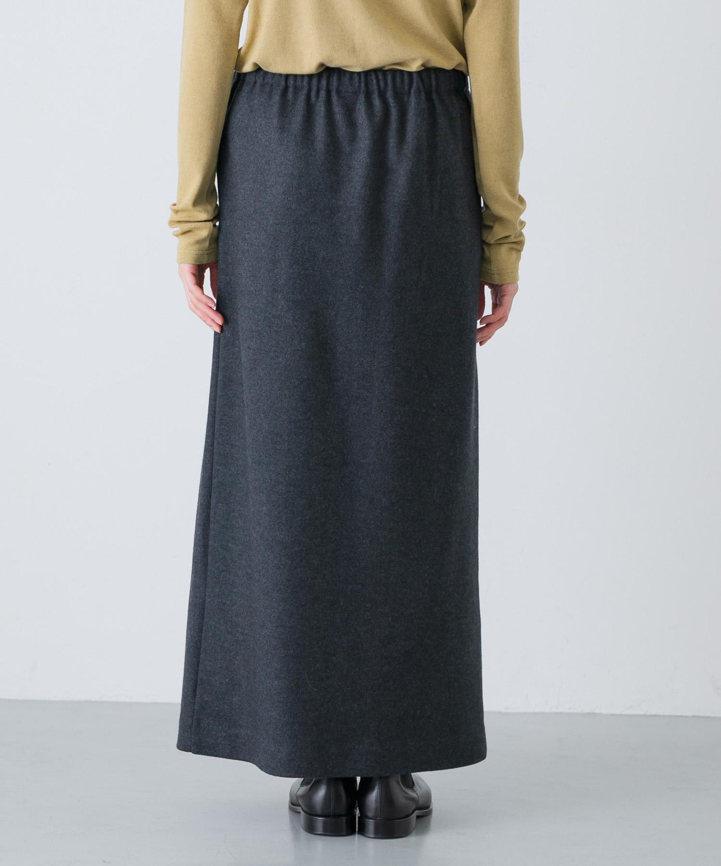 羊毛剪裁直筒裙