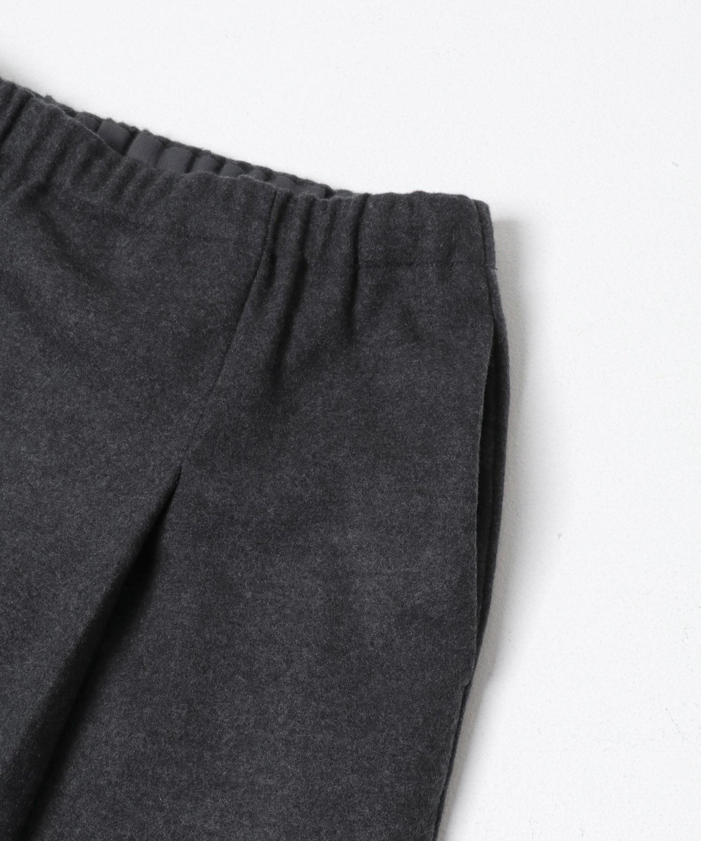 羊毛剪裁直筒裙