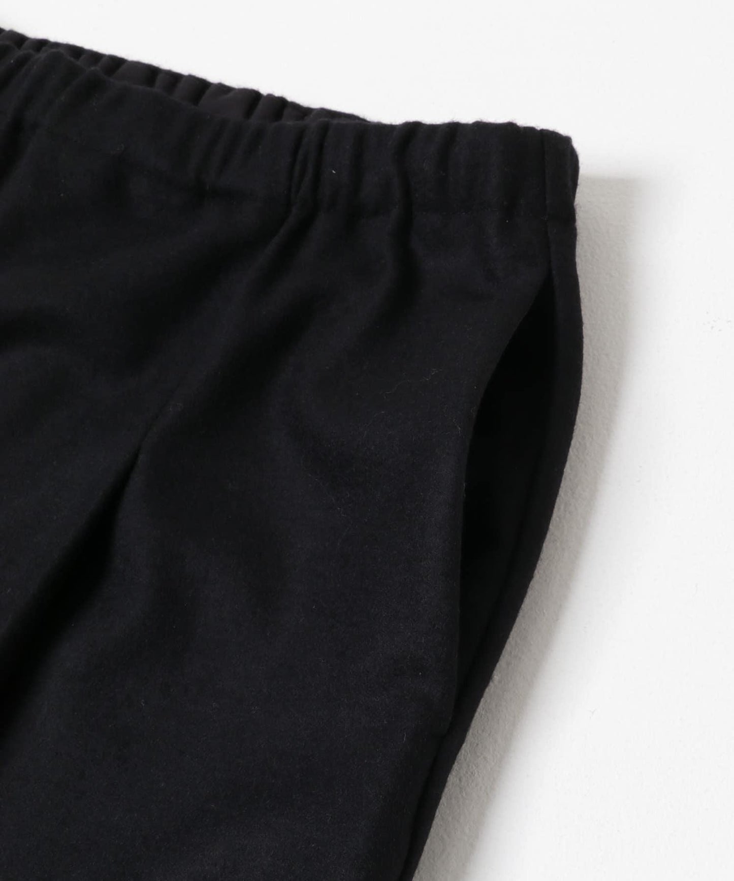 羊毛剪裁直筒裙