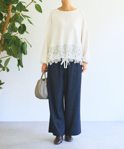 紙箱布拼接蕾絲下襬套頭衫