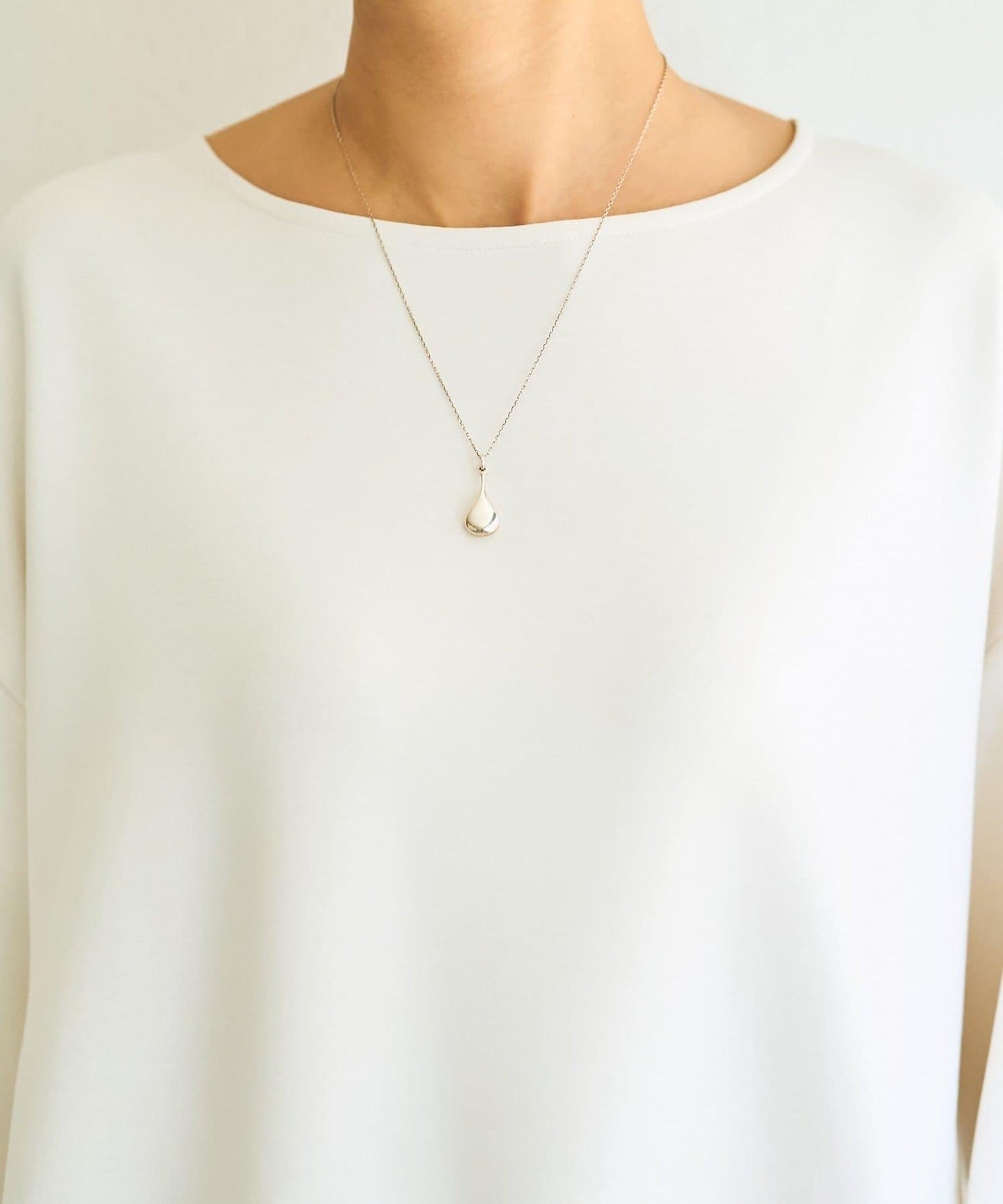 紙箱布拼接蕾絲下襬套頭衫