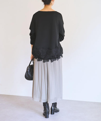 紙箱布拼接蕾絲下襬套頭衫