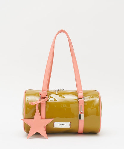 【GRAIN/グレイン】帶星形掛飾漆皮圓筒波士頓包