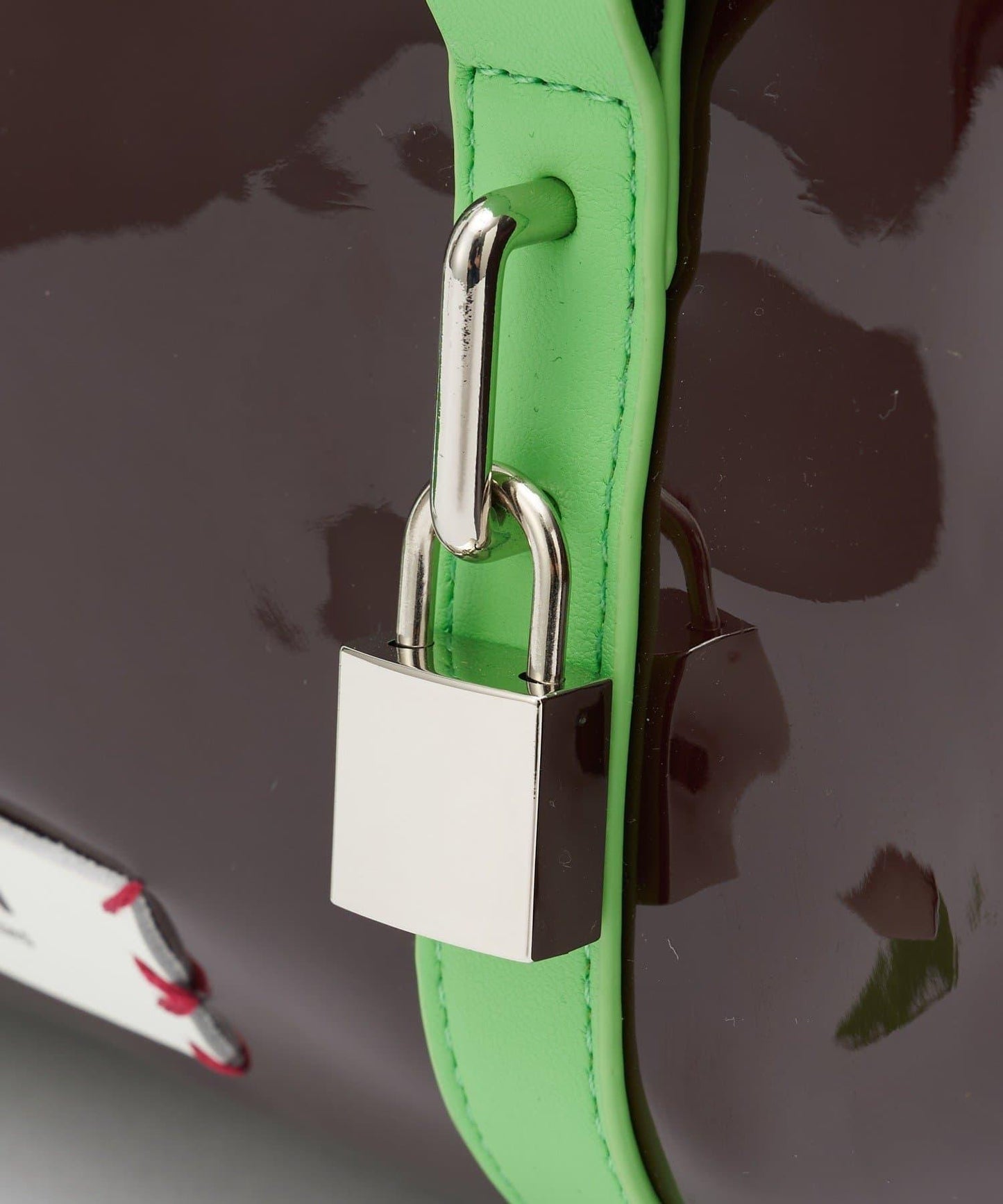 【GRAIN/グレイン】帶星形掛飾漆皮圓筒波士頓包