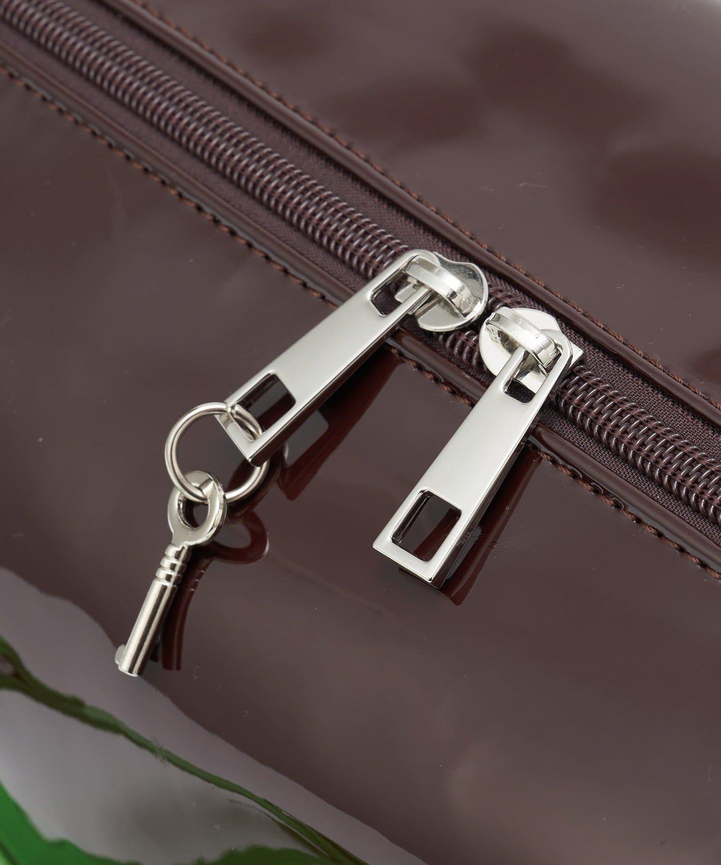 【GRAIN/グレイン】帶星形掛飾漆皮圓筒波士頓包