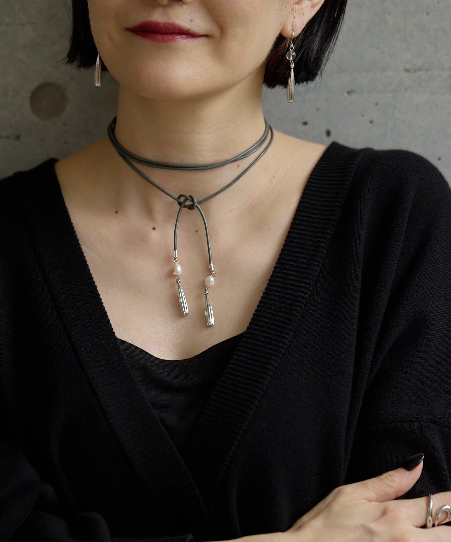 帶吊墜皮繩項鍊