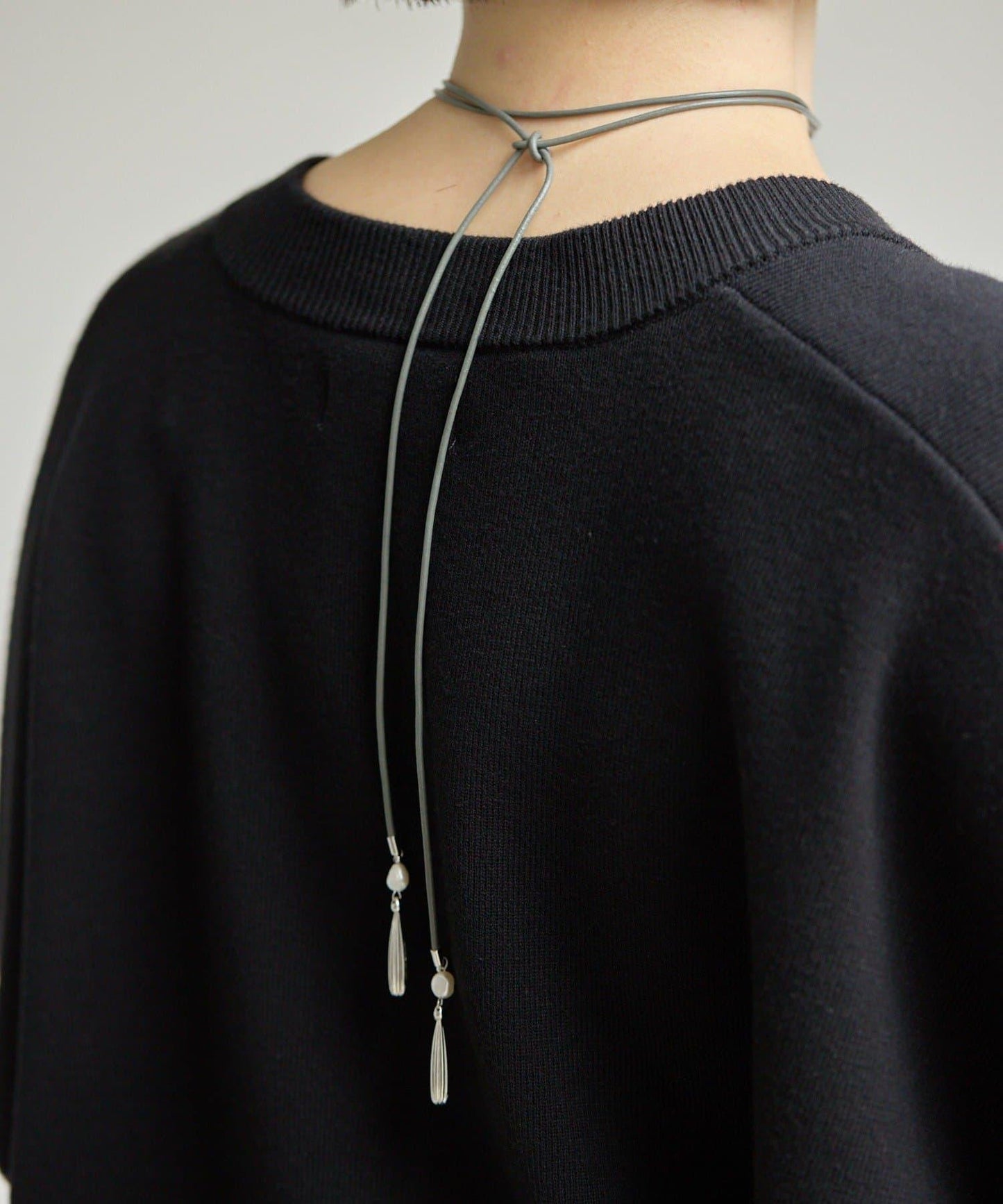 帶吊墜皮繩項鍊