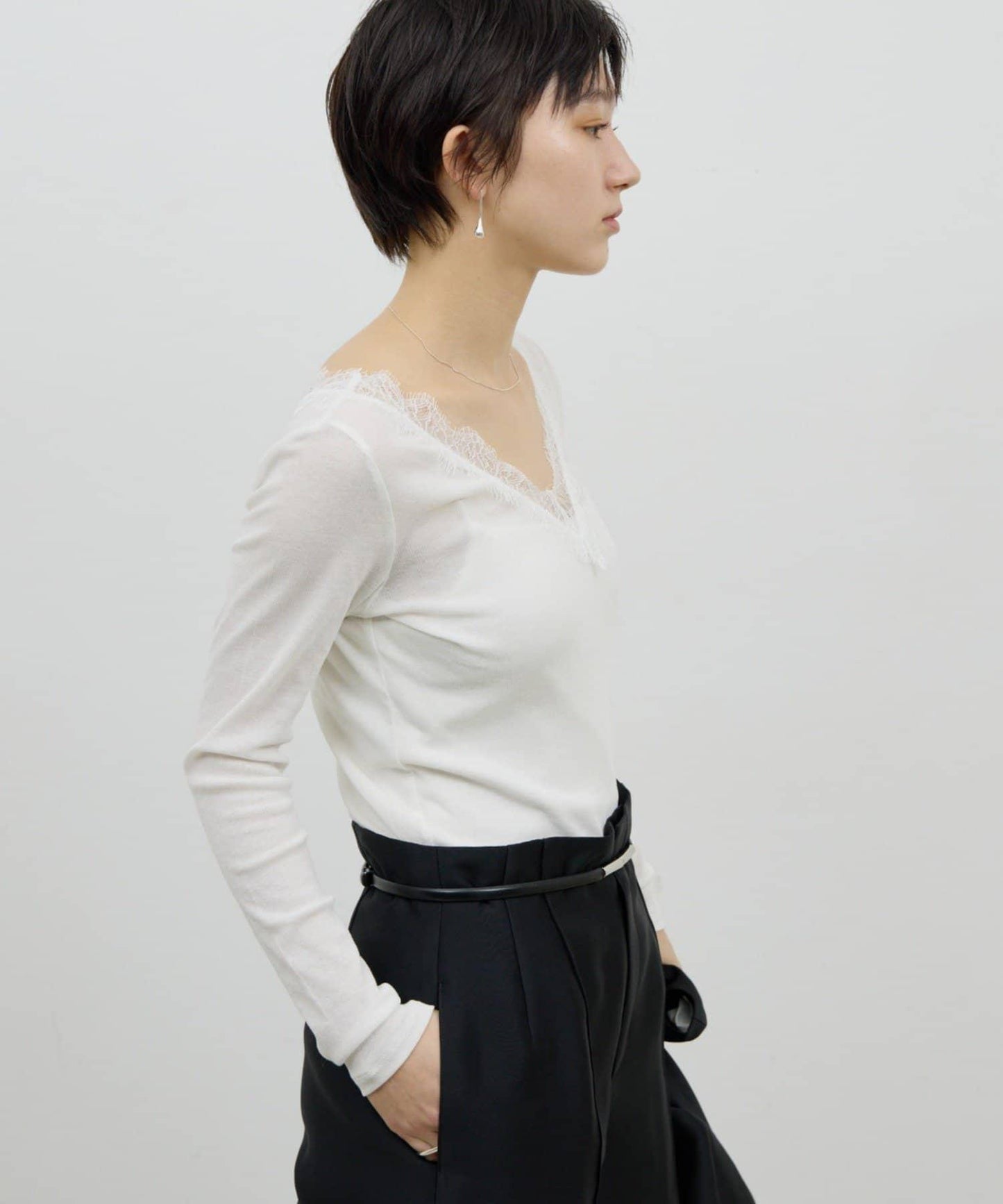 V字蕾絲長袖T恤