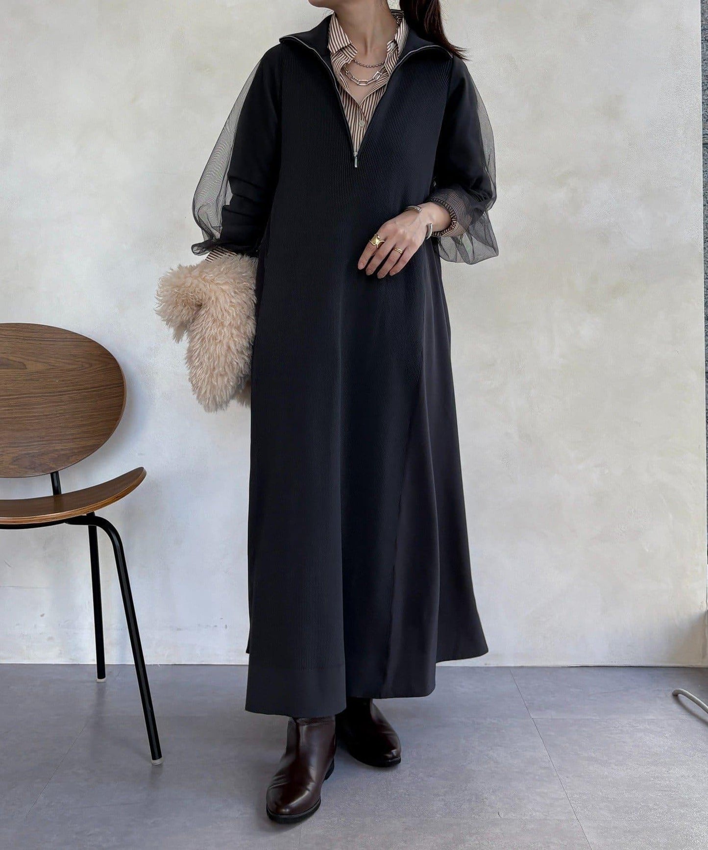 袖部網紗半拉鍊連衣裙