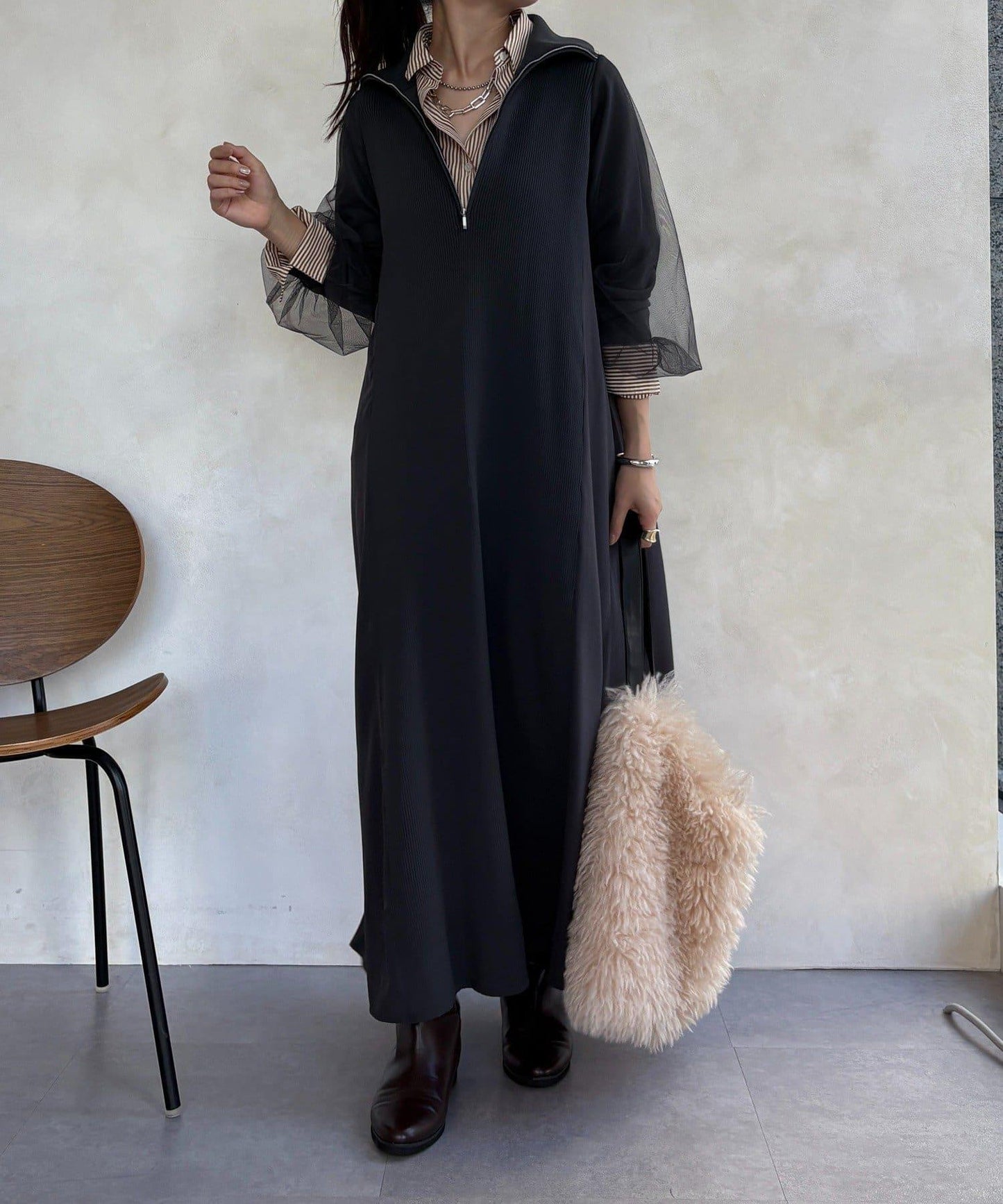 袖部網紗半拉鍊連衣裙