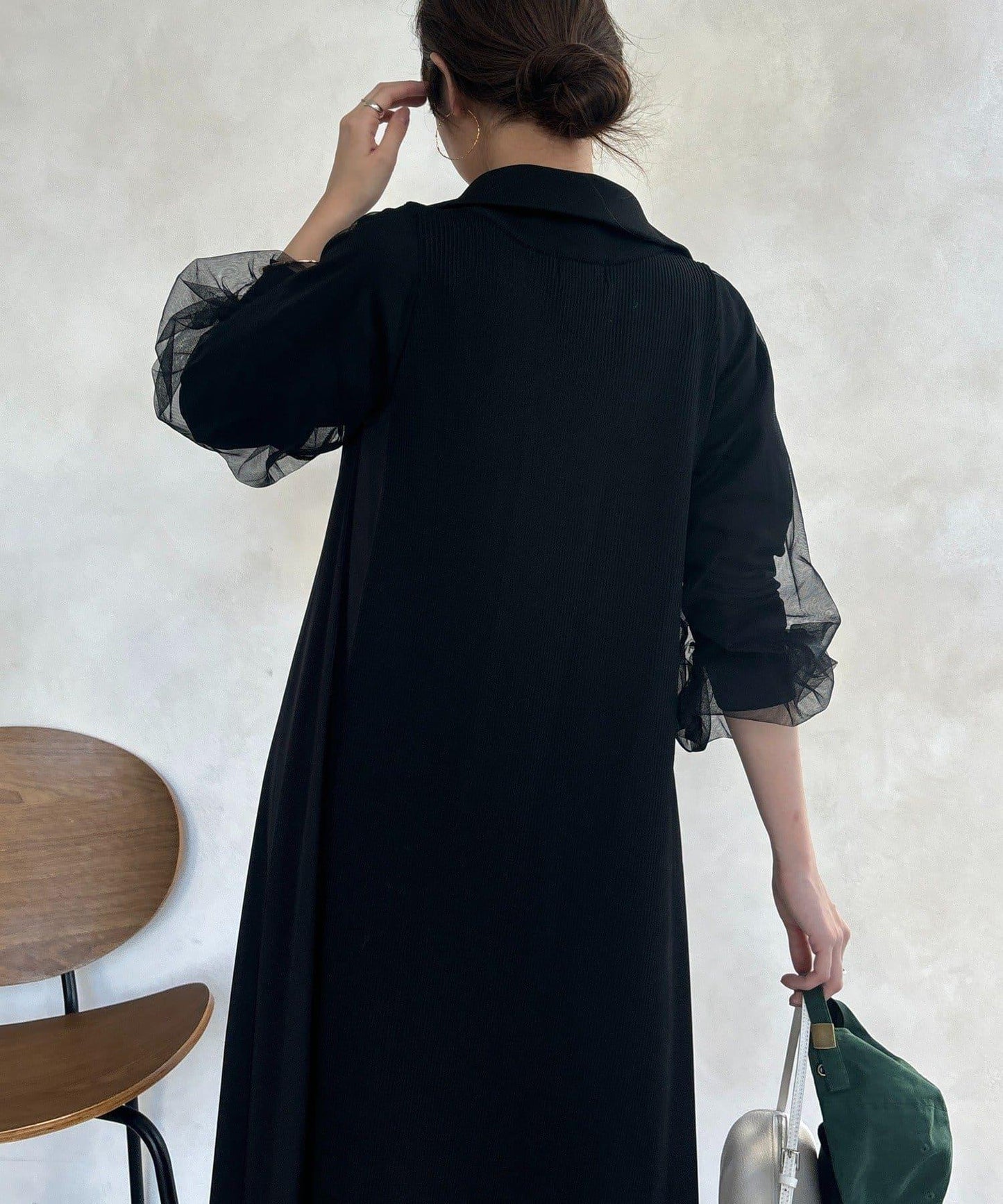 袖部網紗半拉鍊連衣裙