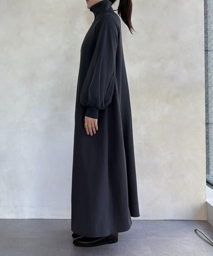 袖部網紗半拉鍊連衣裙