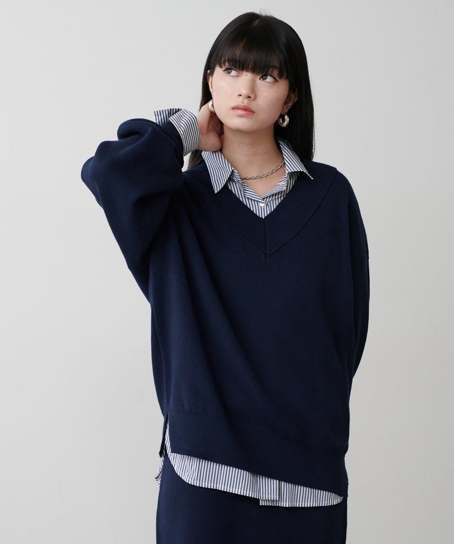 衛衣風V領針織套頭衫