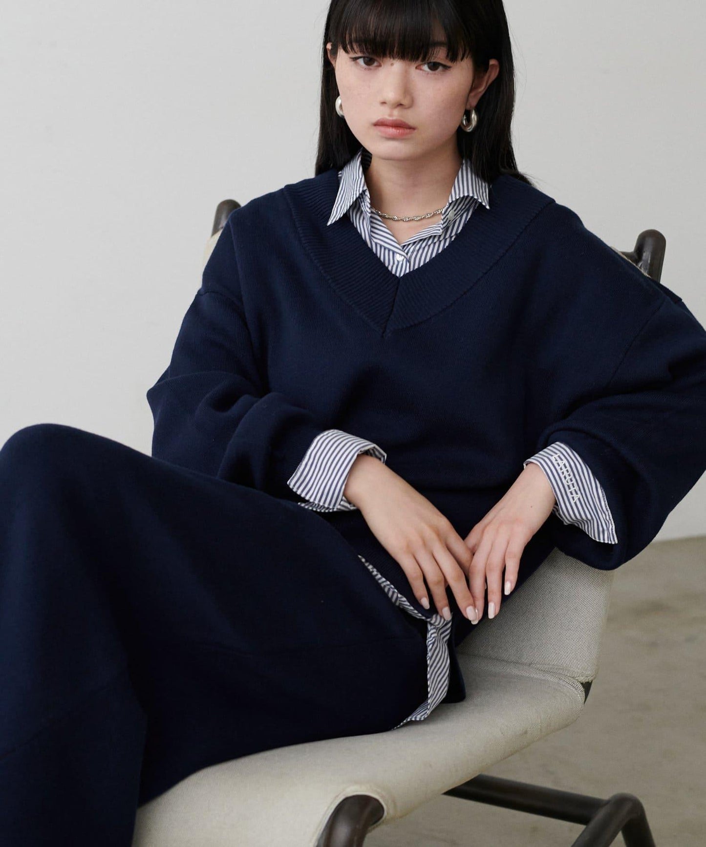 衛衣風V領針織套頭衫