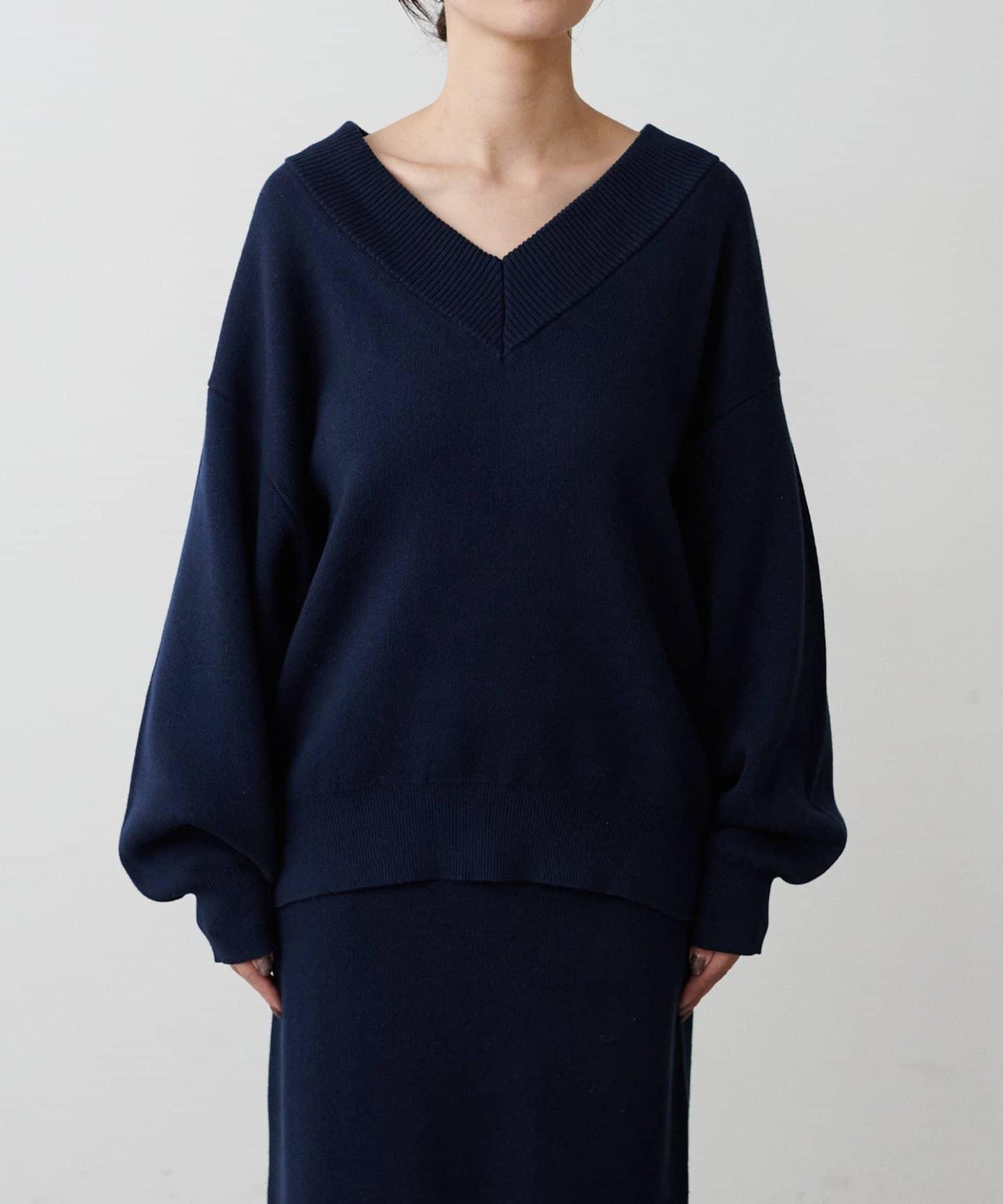 衛衣風V領針織套頭衫