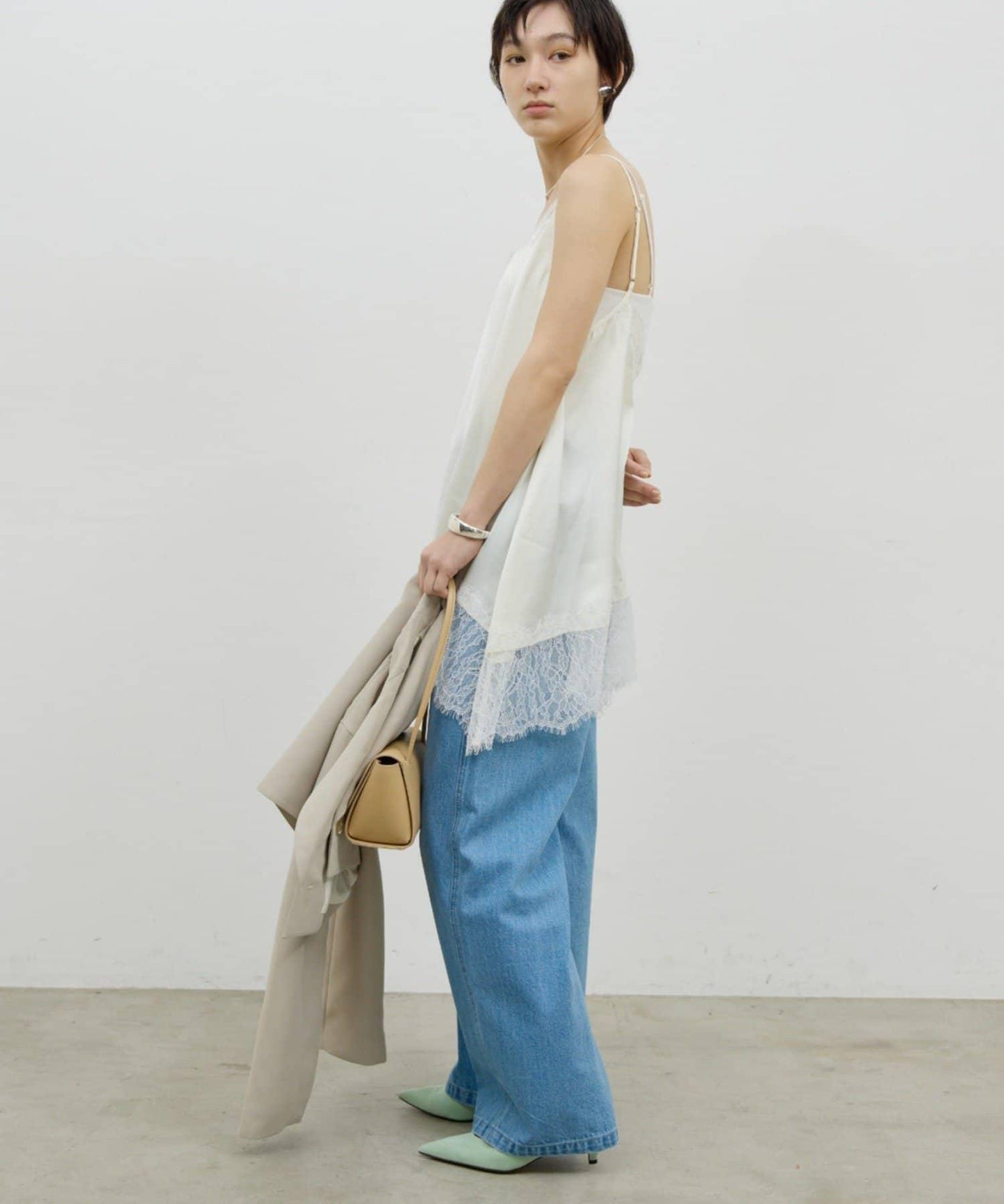 蕾絲吊帶長款上衣