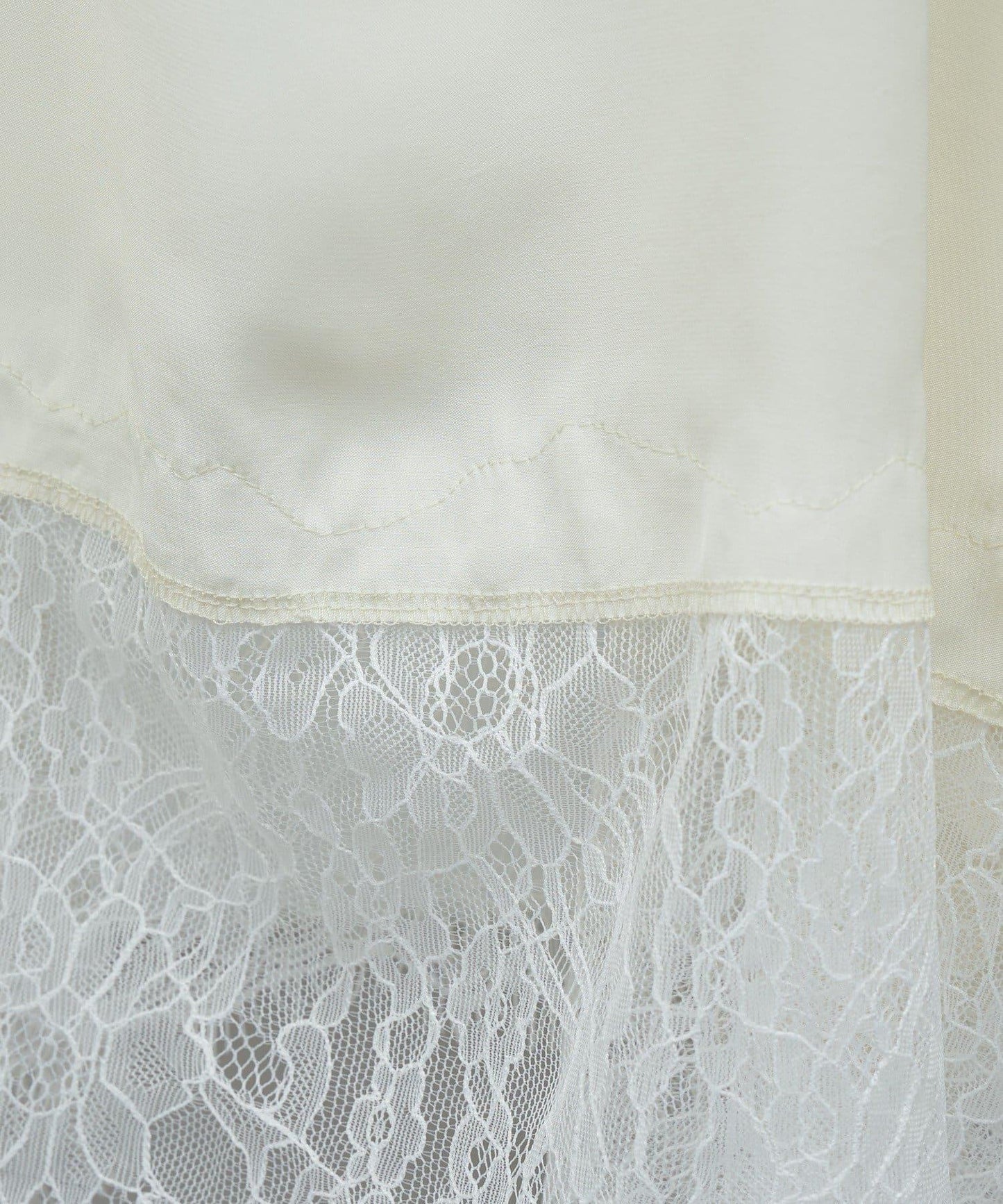 蕾絲吊帶長款上衣