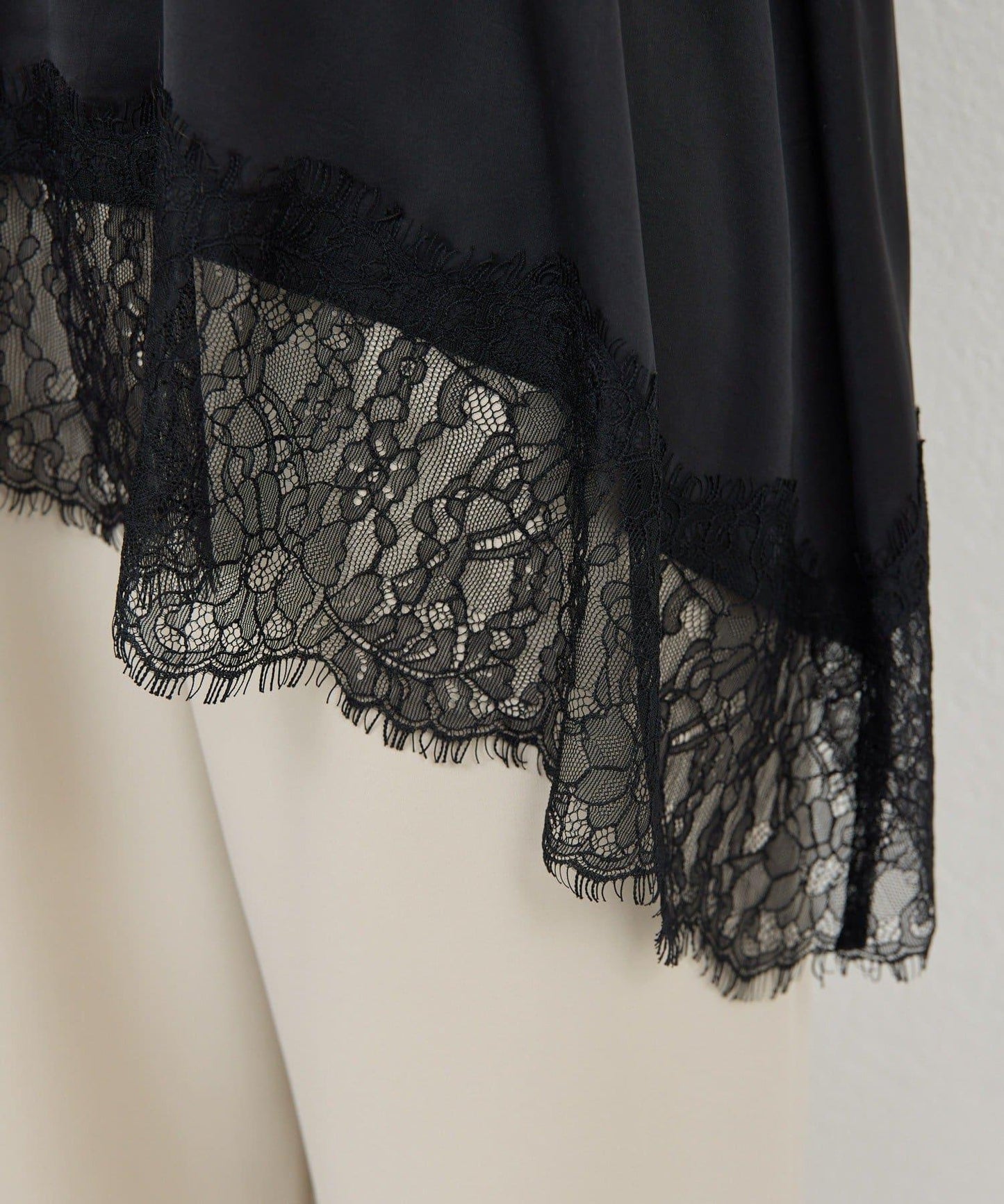 蕾絲吊帶長款上衣