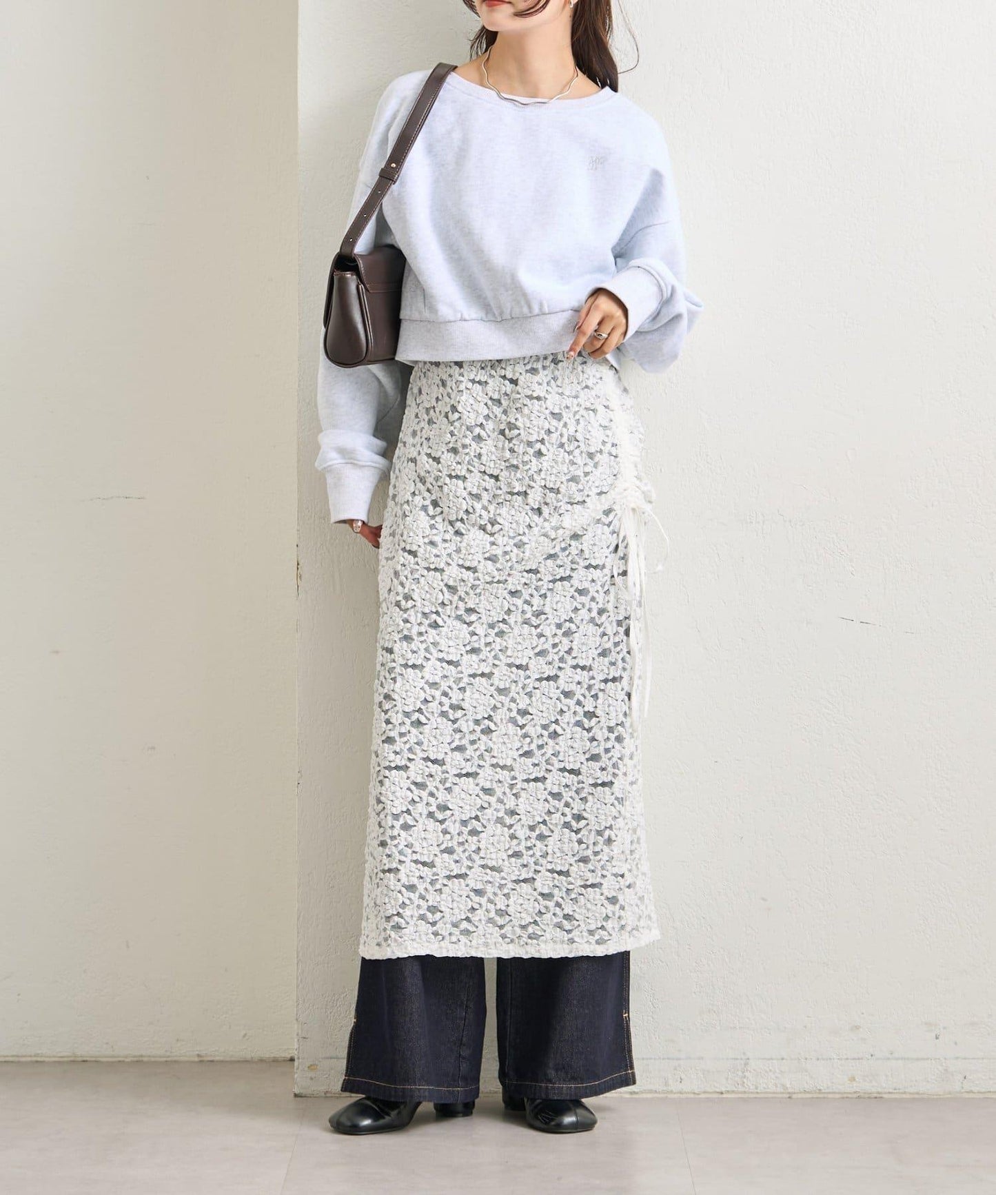 點綴刺繡短款衛衣