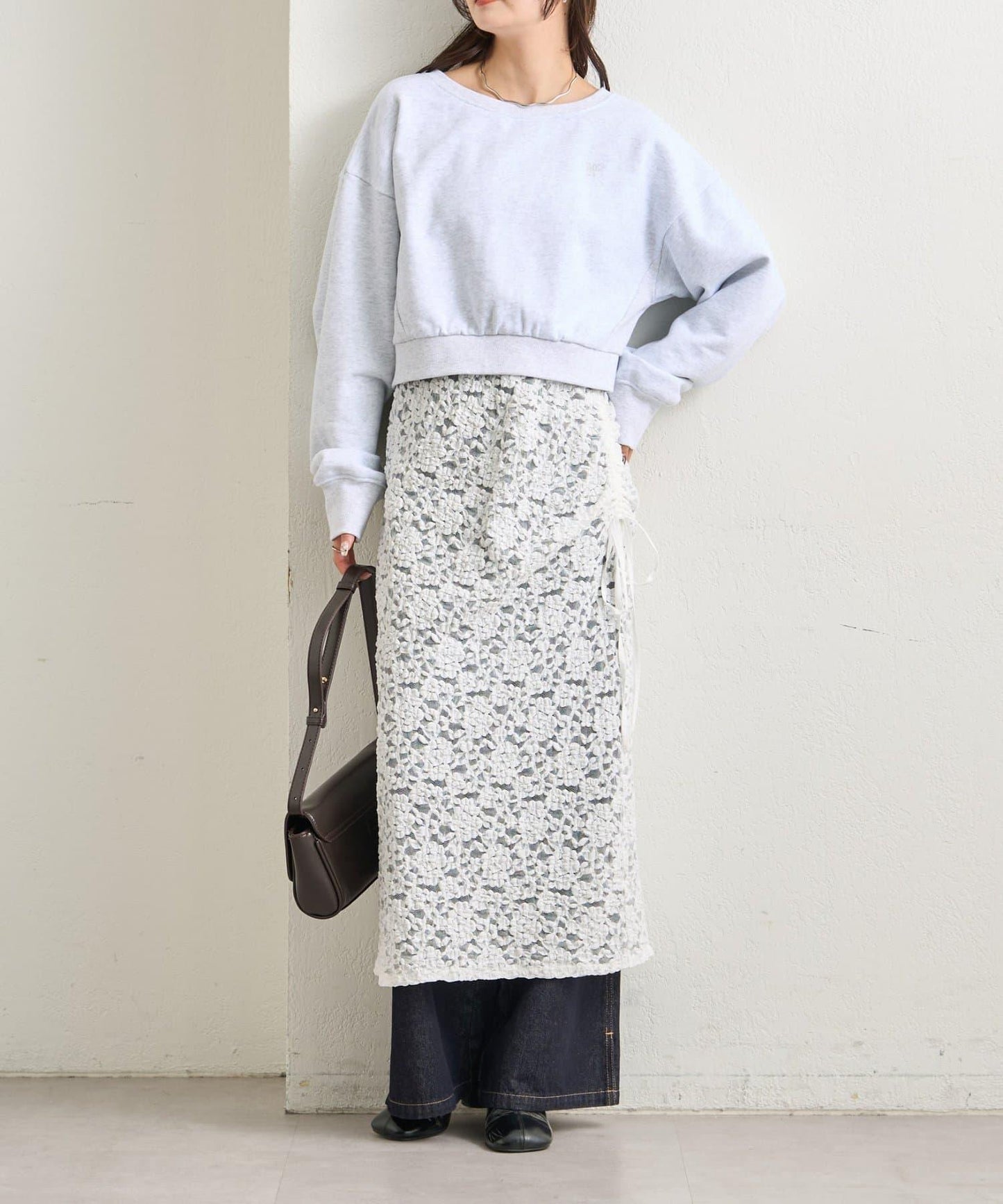 點綴刺繡短款衛衣