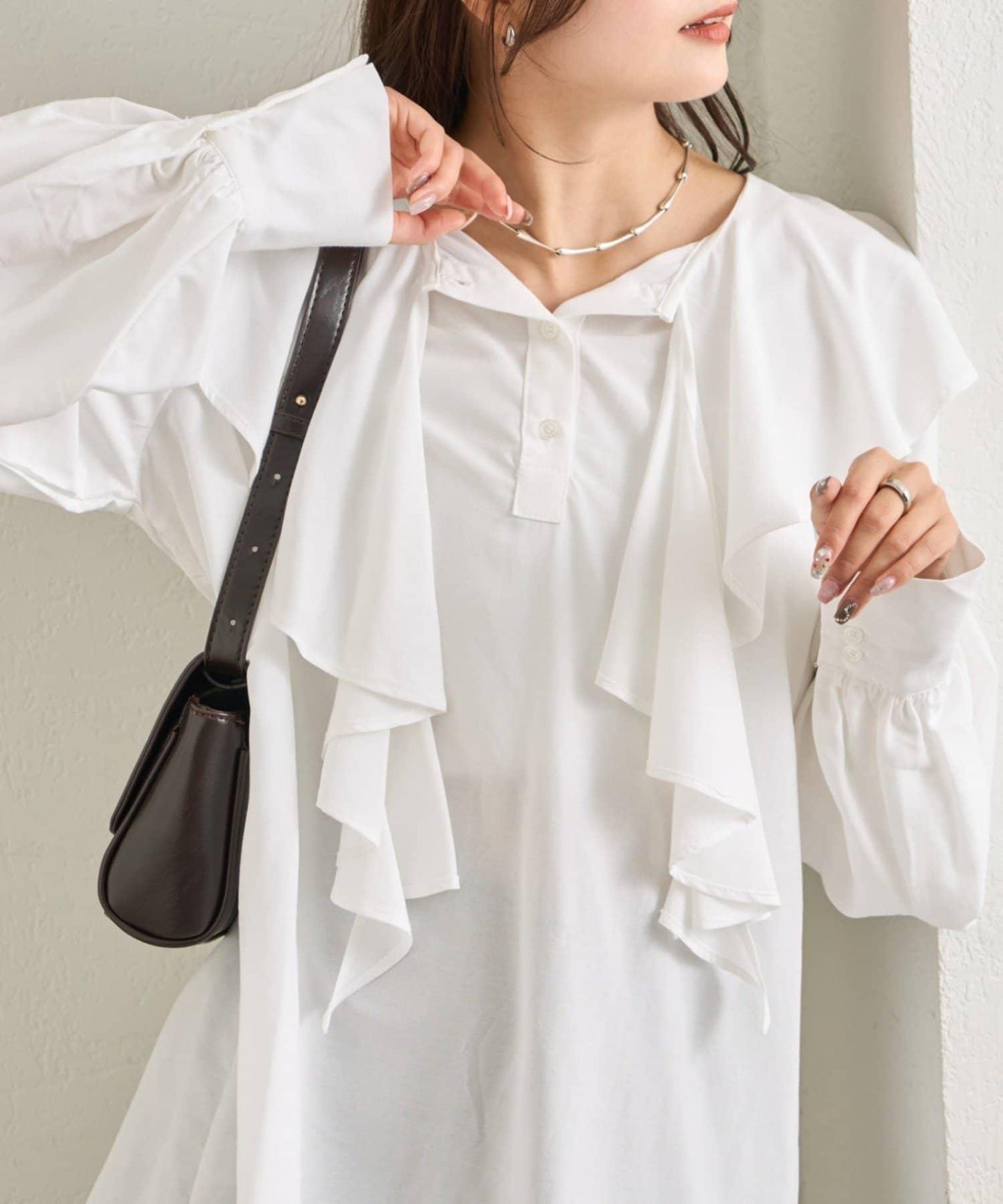 荷葉邊領口襯衫