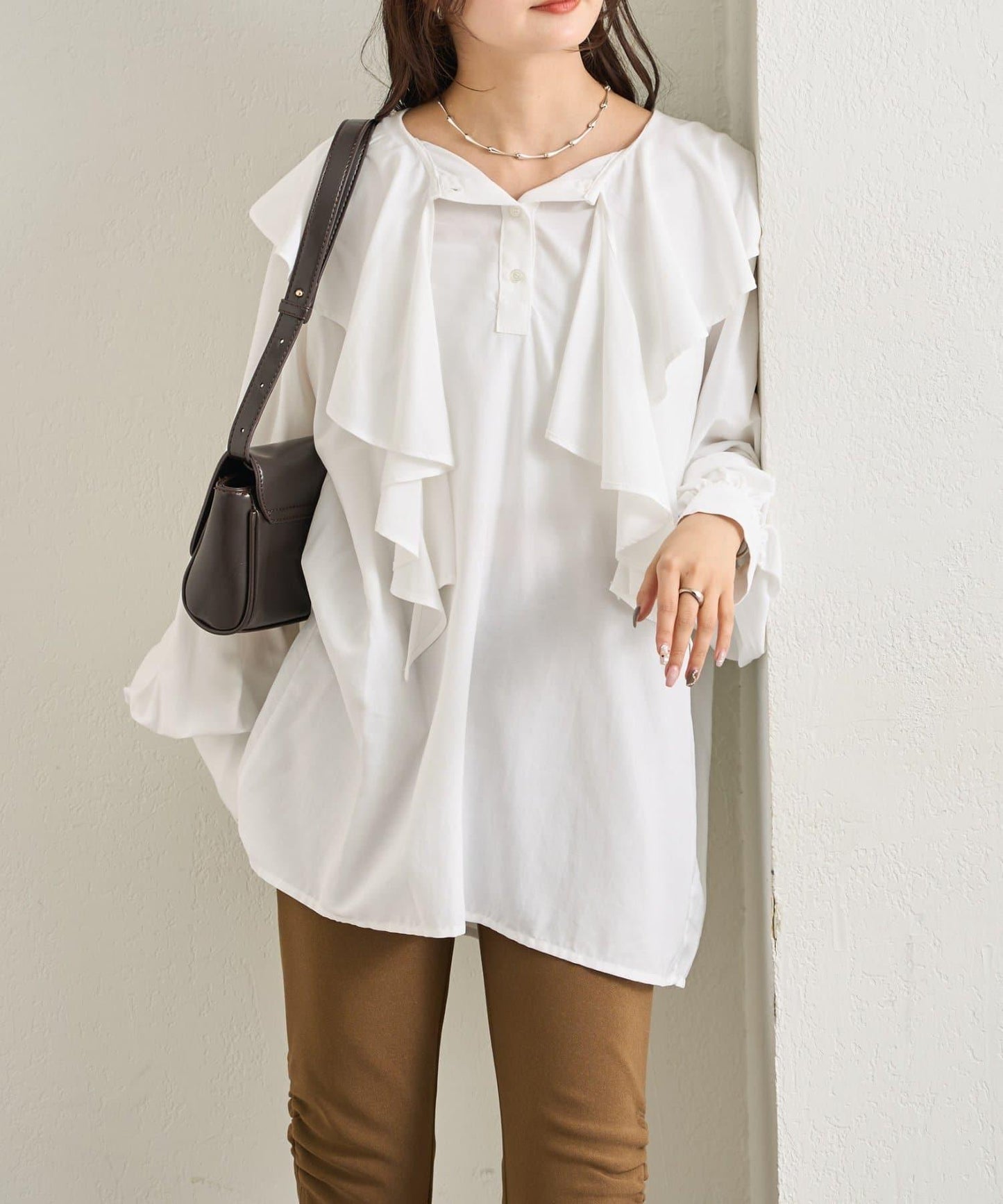 荷葉邊領口襯衫